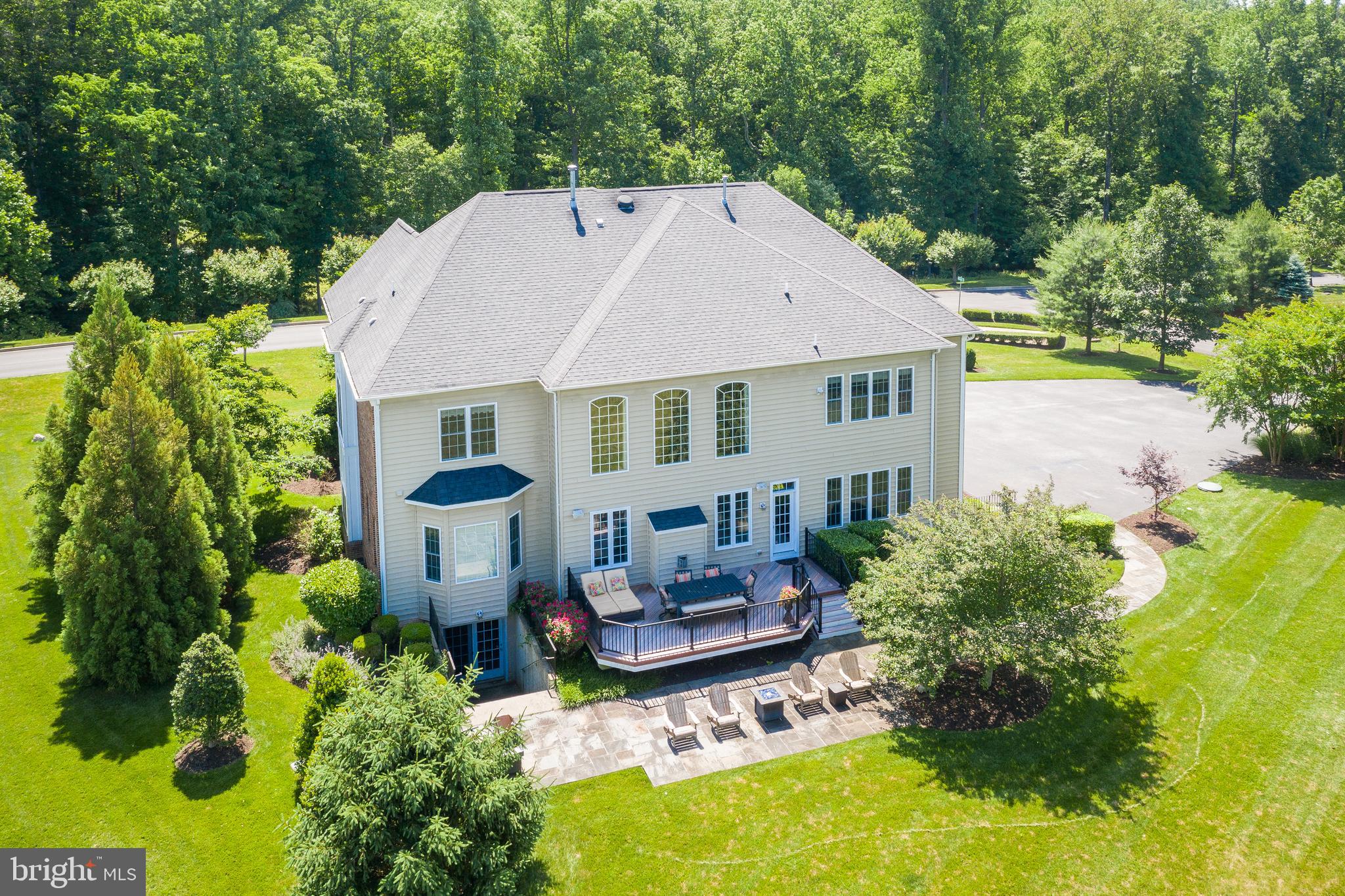 RIVERWOOD - Residential