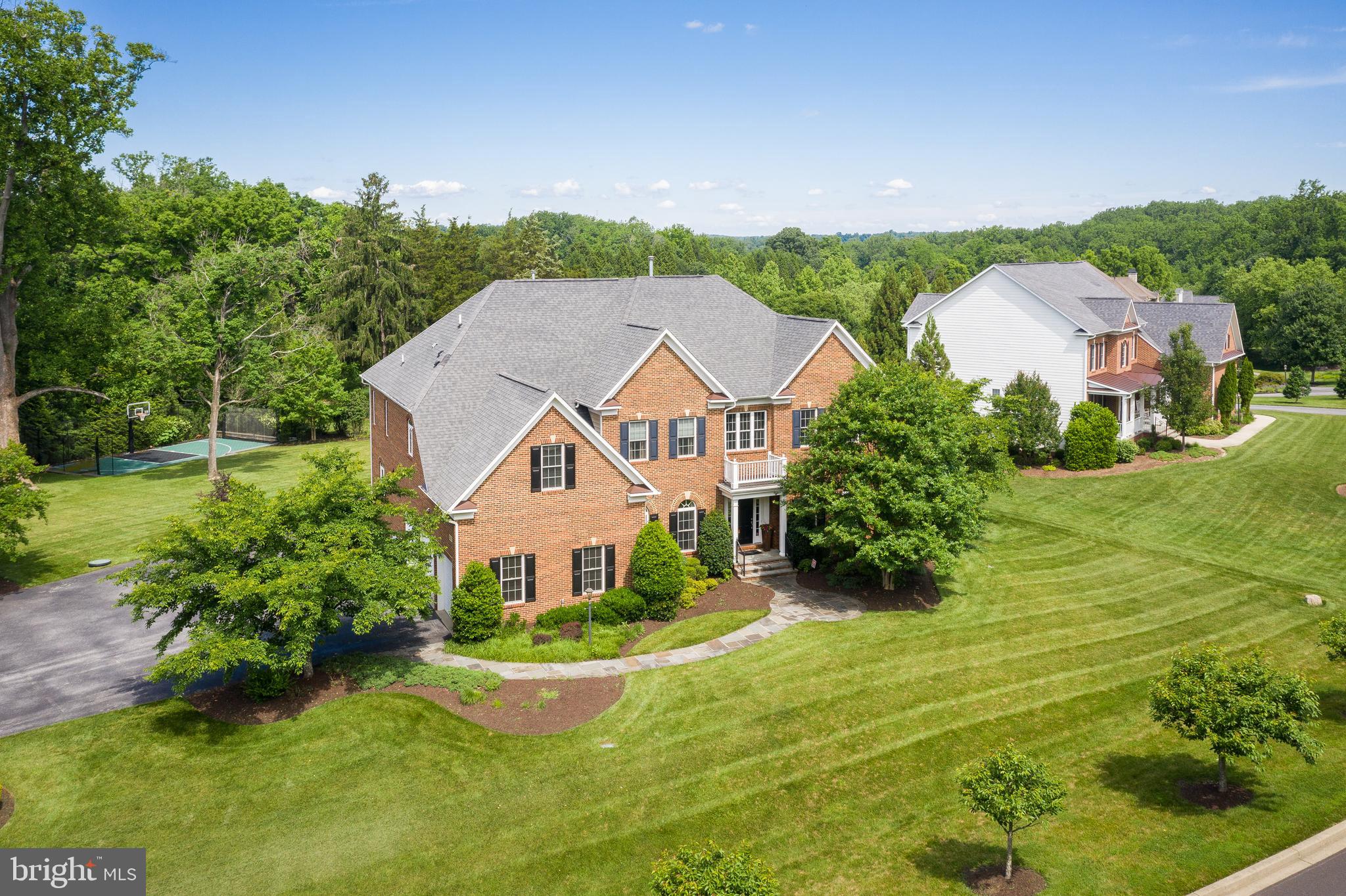 RIVERWOOD - Residential