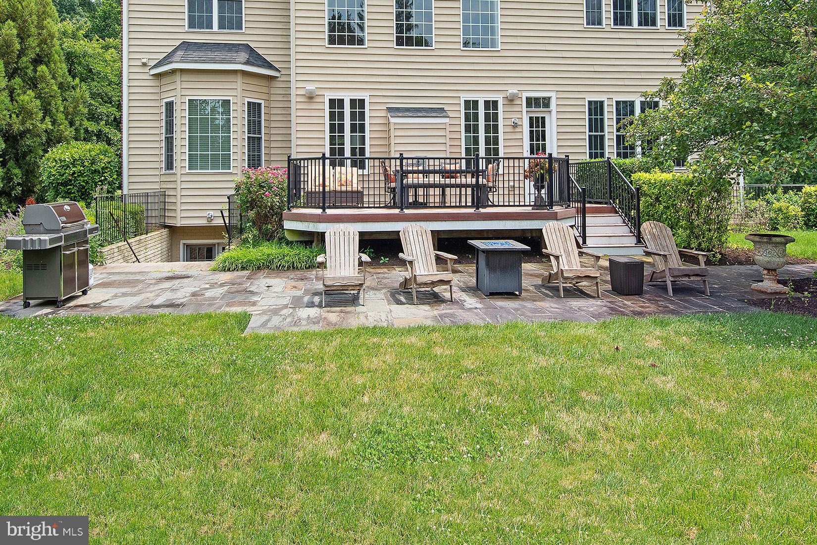 RIVERWOOD - Residential