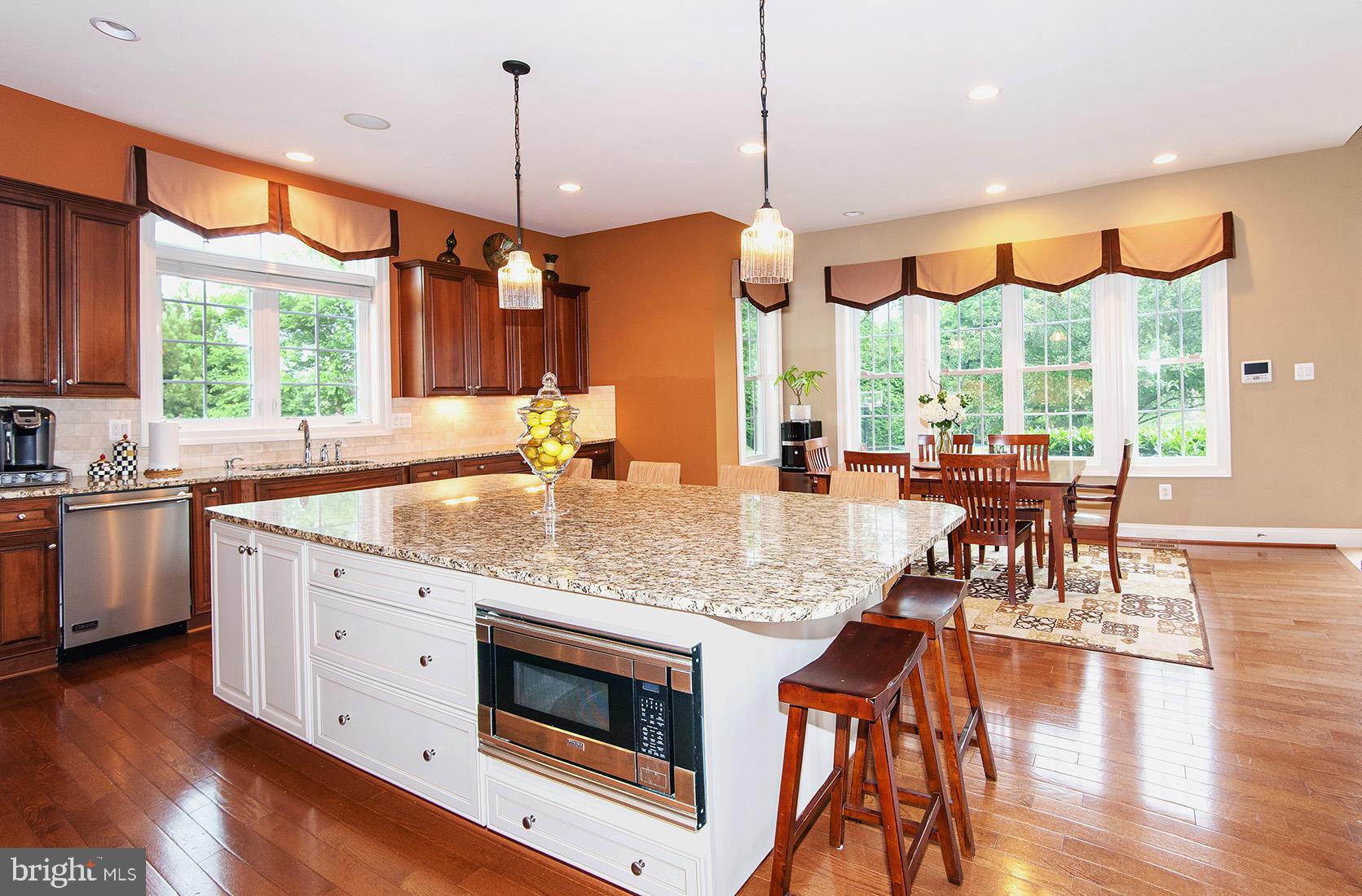 RIVERWOOD - Residential