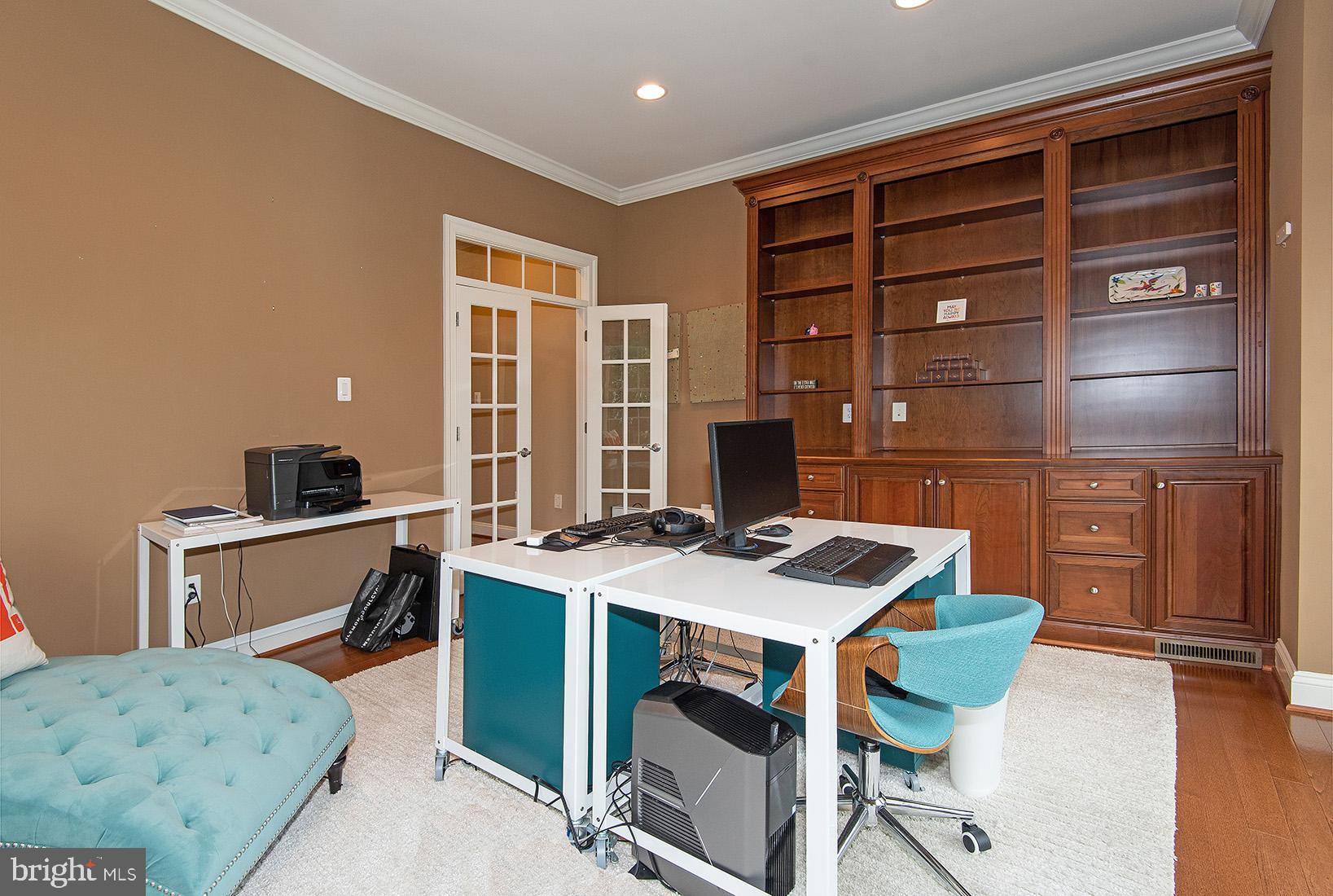 RIVERWOOD - Residential