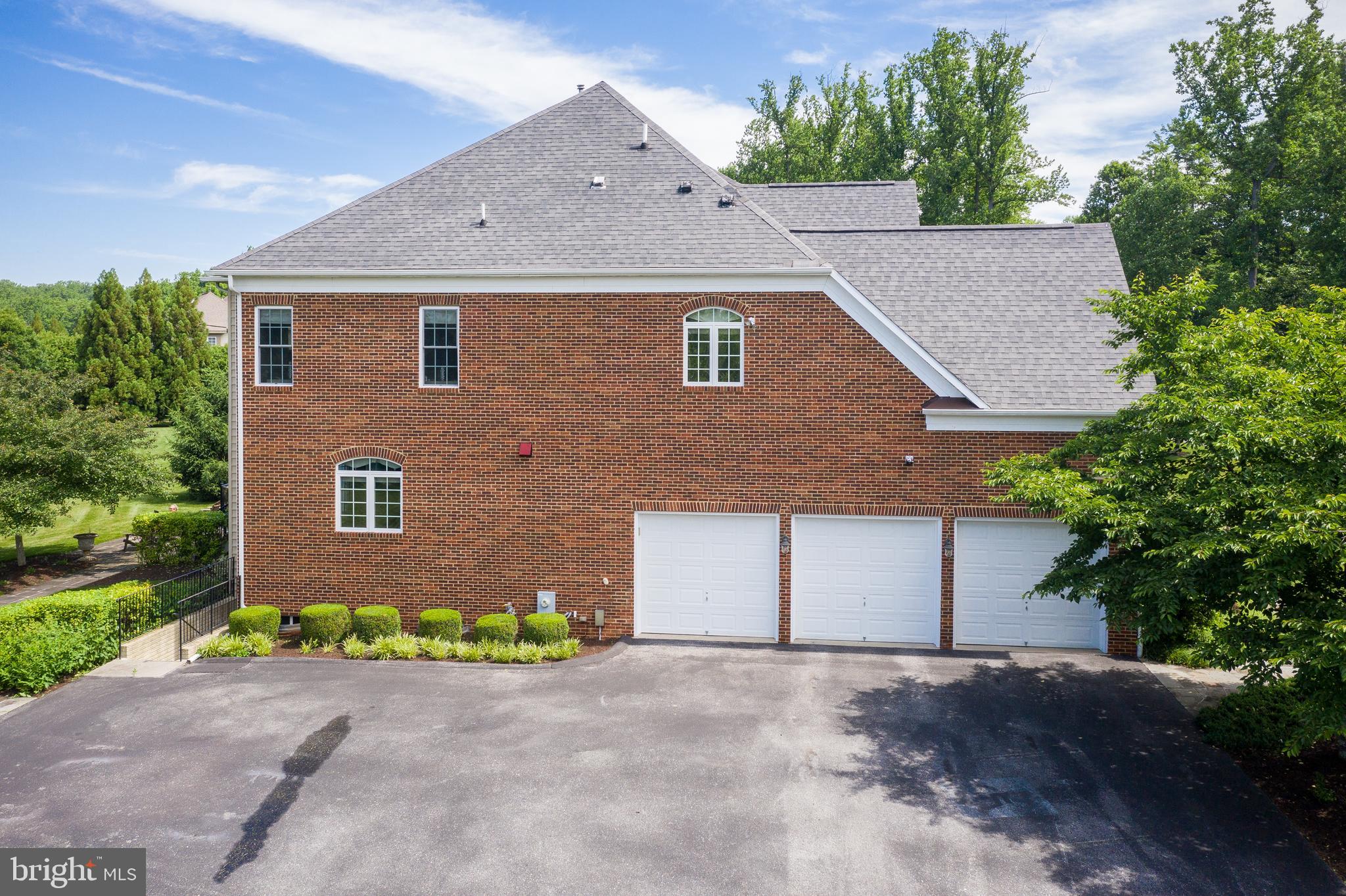 RIVERWOOD - Residential