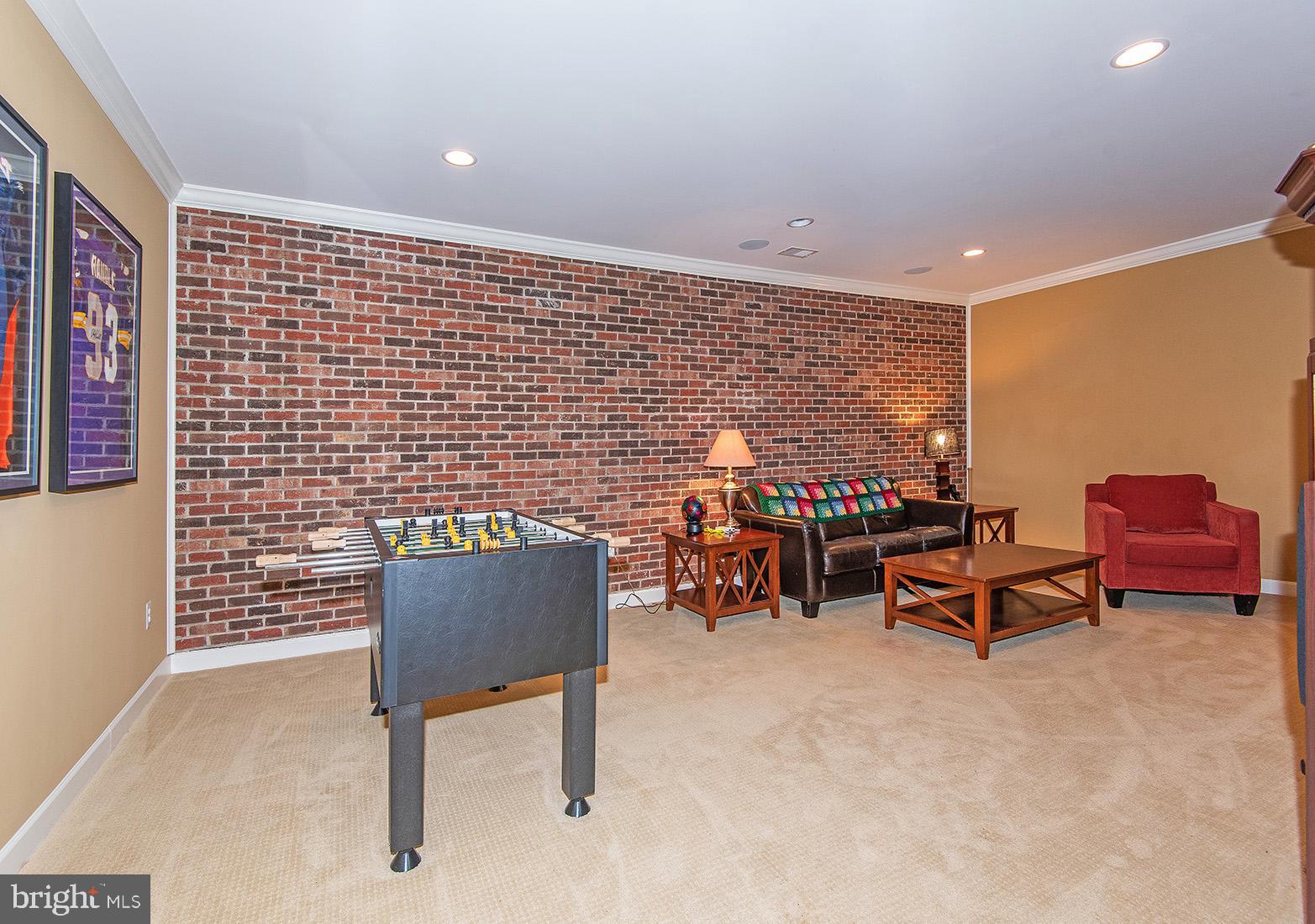 RIVERWOOD - Residential