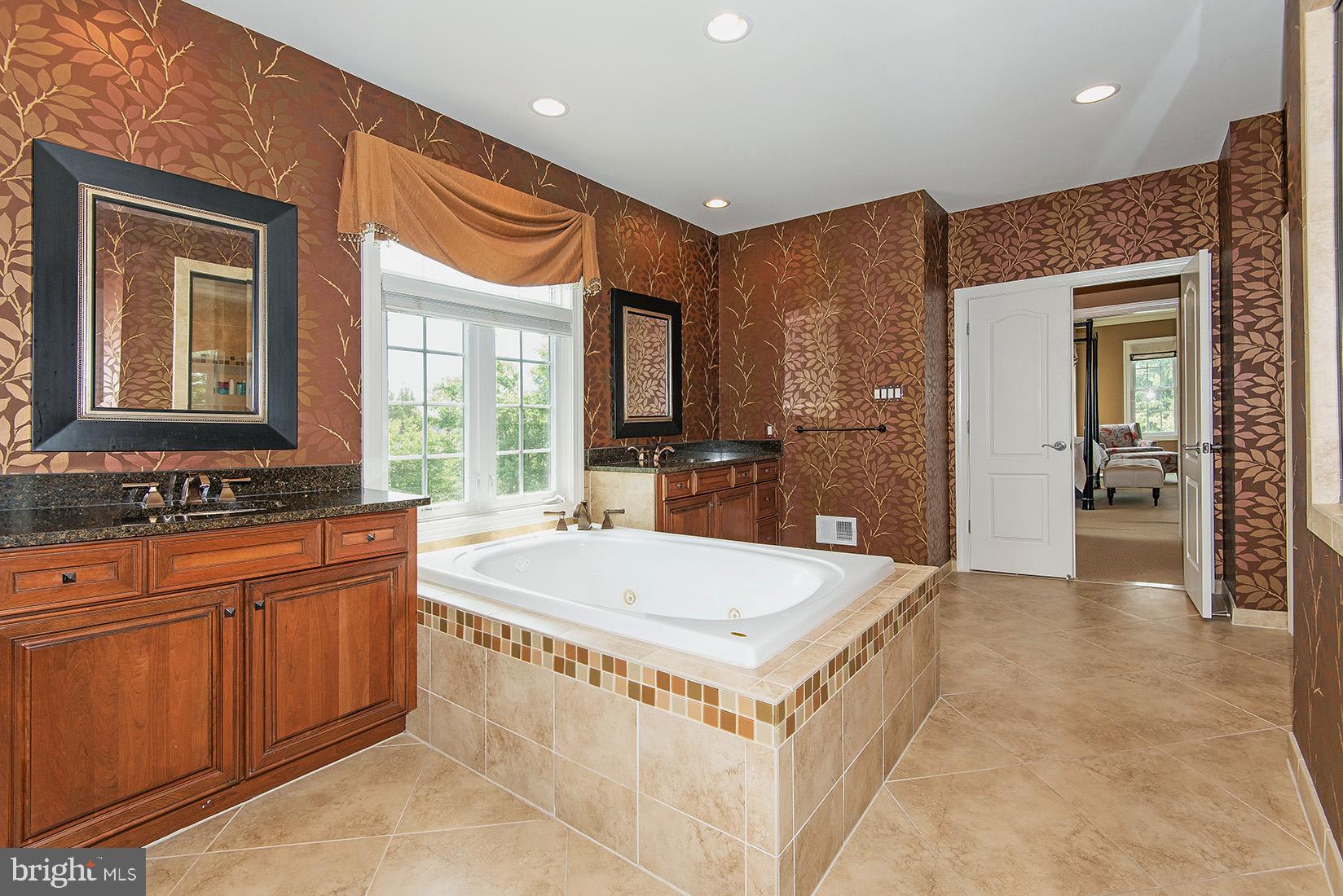 RIVERWOOD - Residential