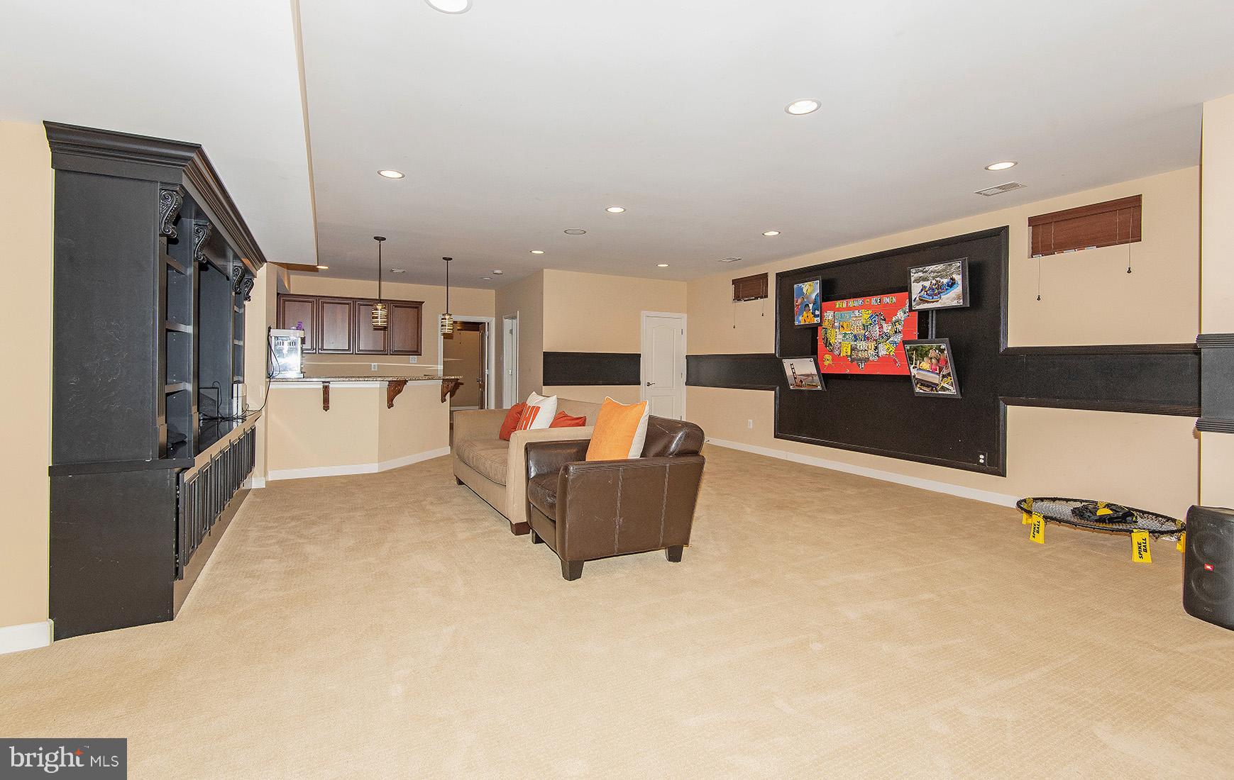 RIVERWOOD - Residential