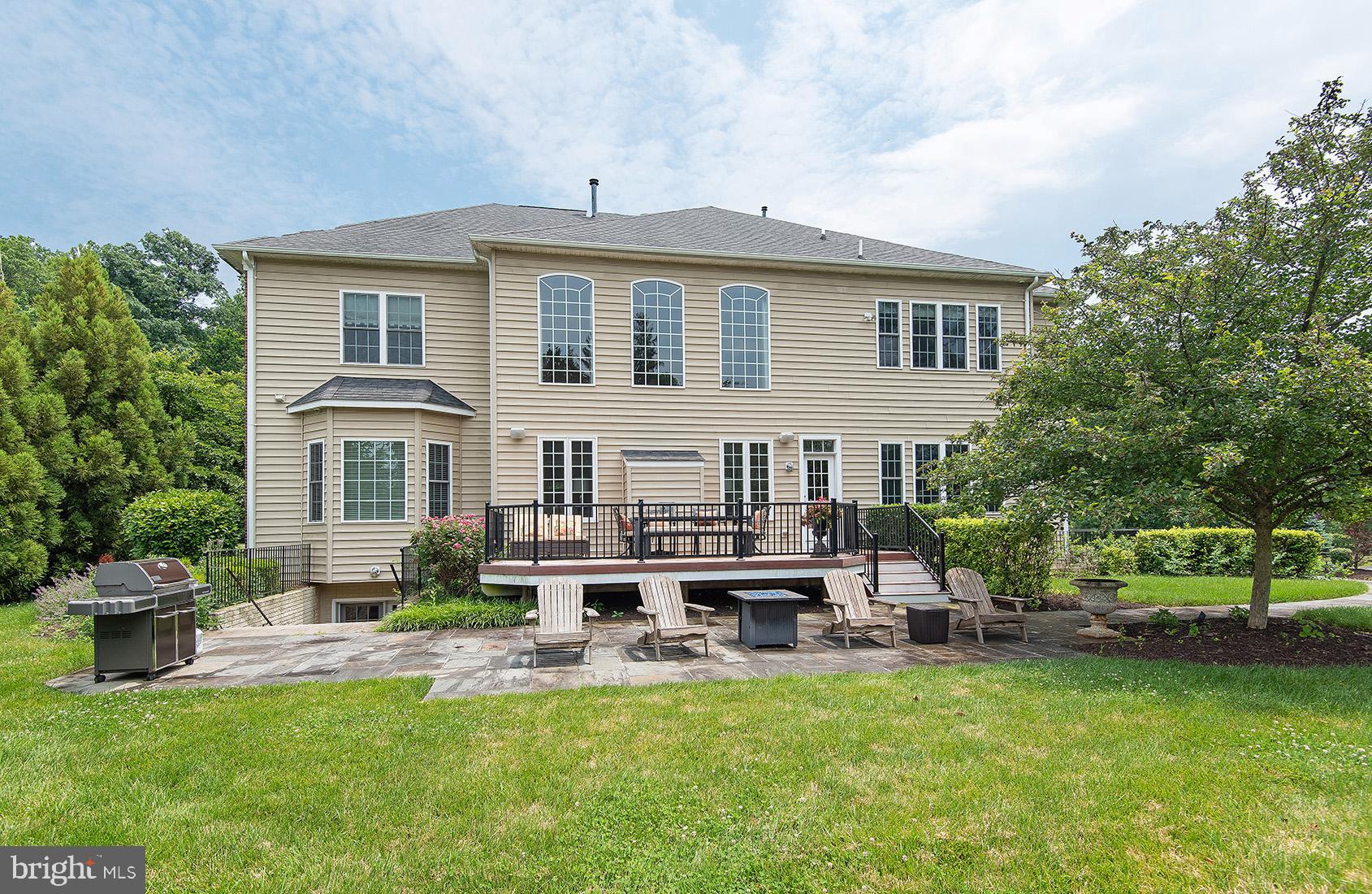 RIVERWOOD - Residential