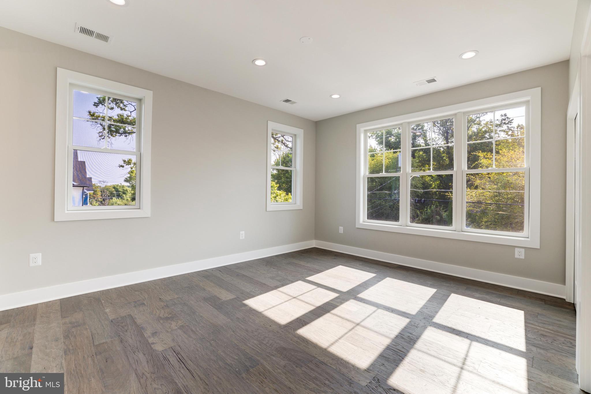 PIMMIT HILLS - Residential