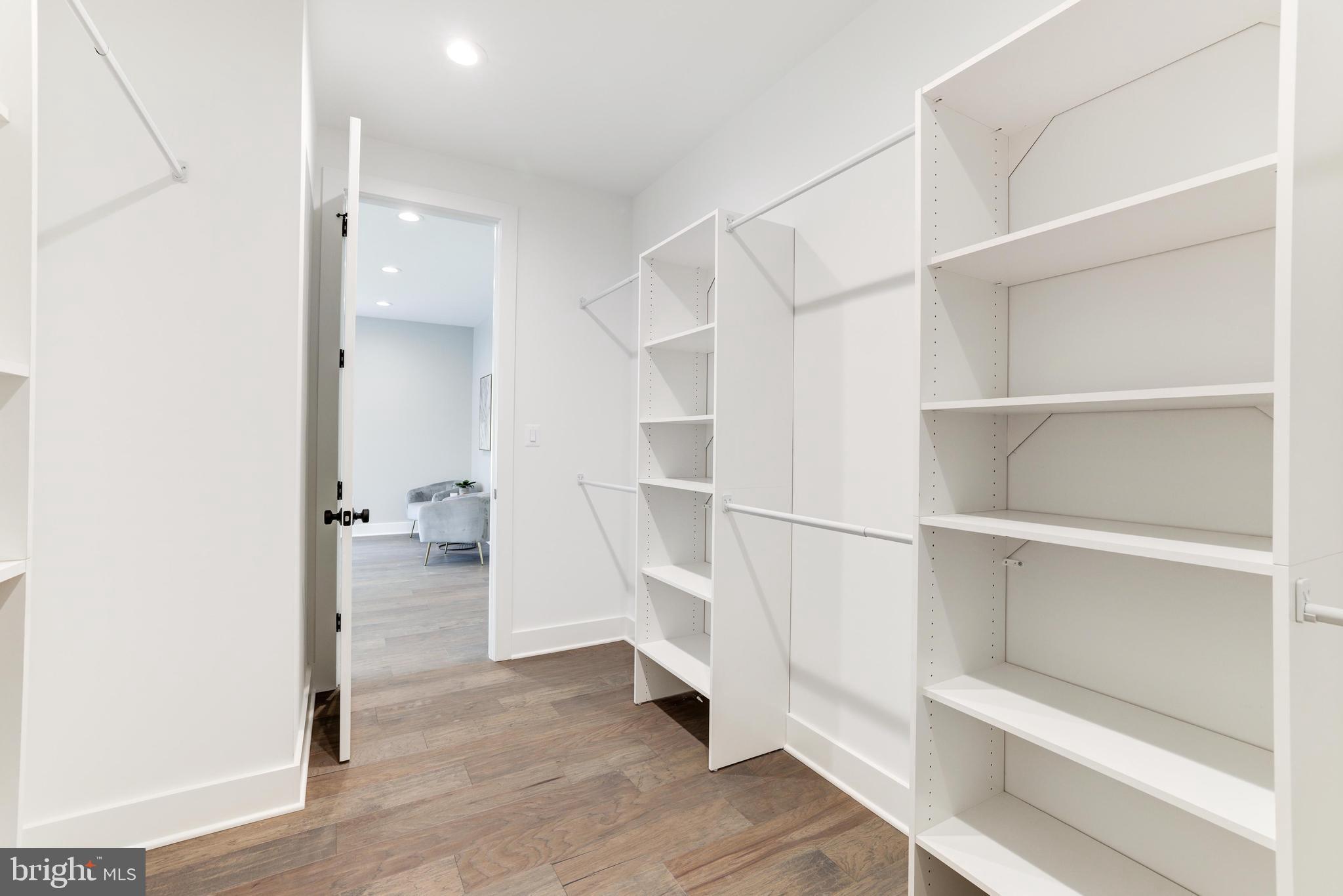 PIMMIT HILLS - Residential