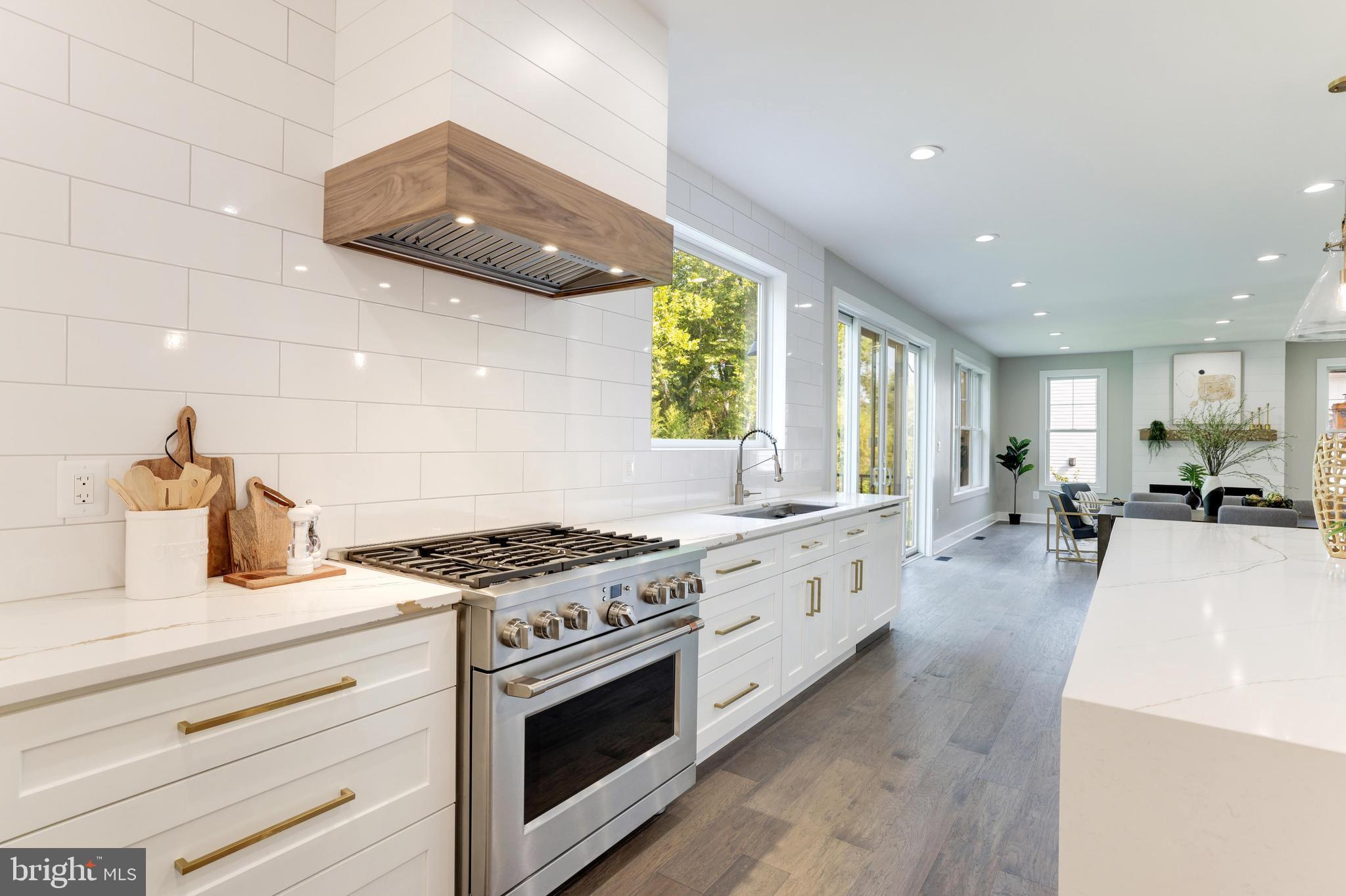 PIMMIT HILLS - Residential