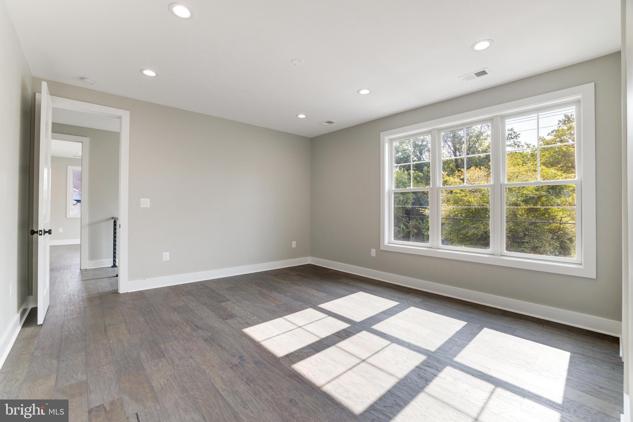 PIMMIT HILLS - Residential