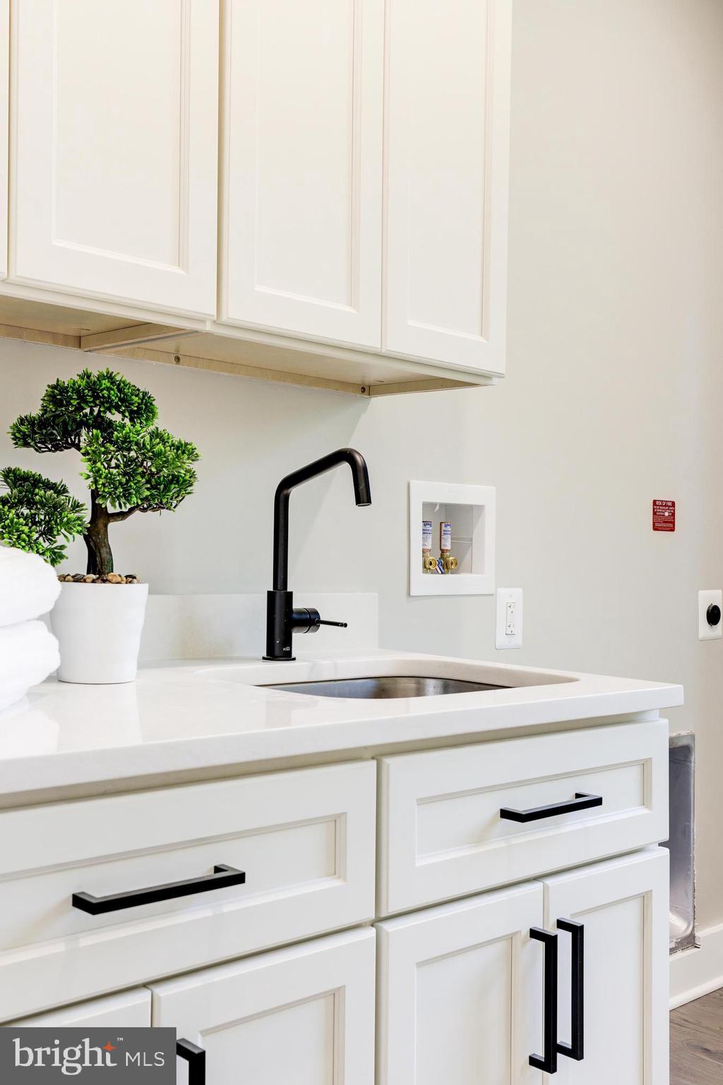 PIMMIT HILLS - Residential