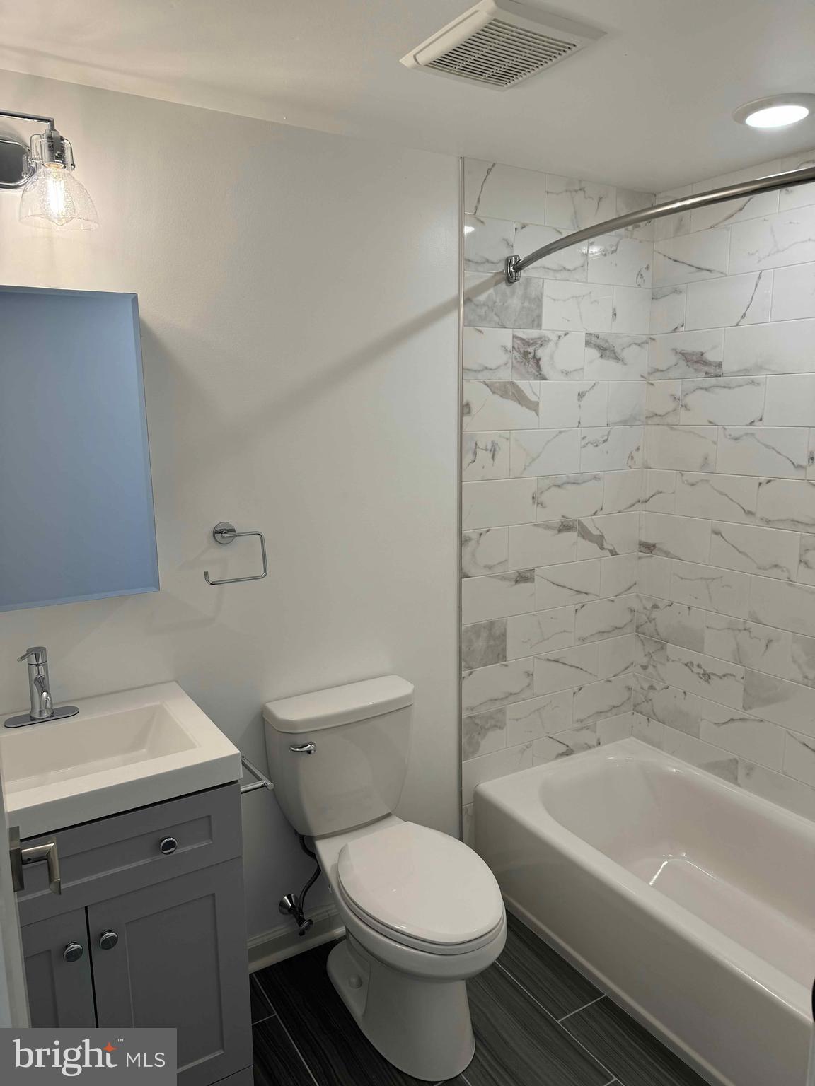 ROXBOROUGH - Residential Lease