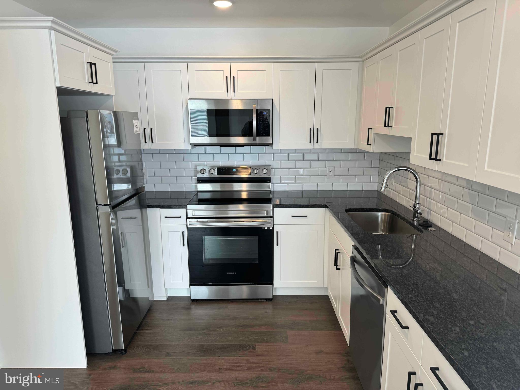 ROXBOROUGH - Residential Lease