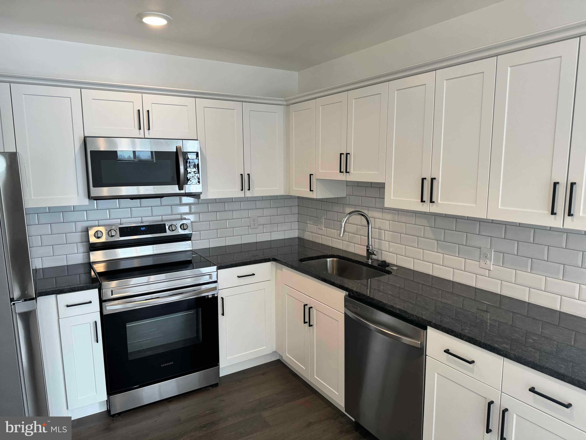 ROXBOROUGH - Residential Lease