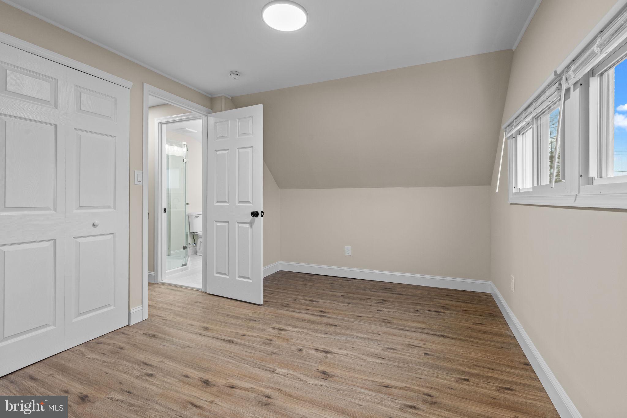 VERMILION HILL - Residential Lease