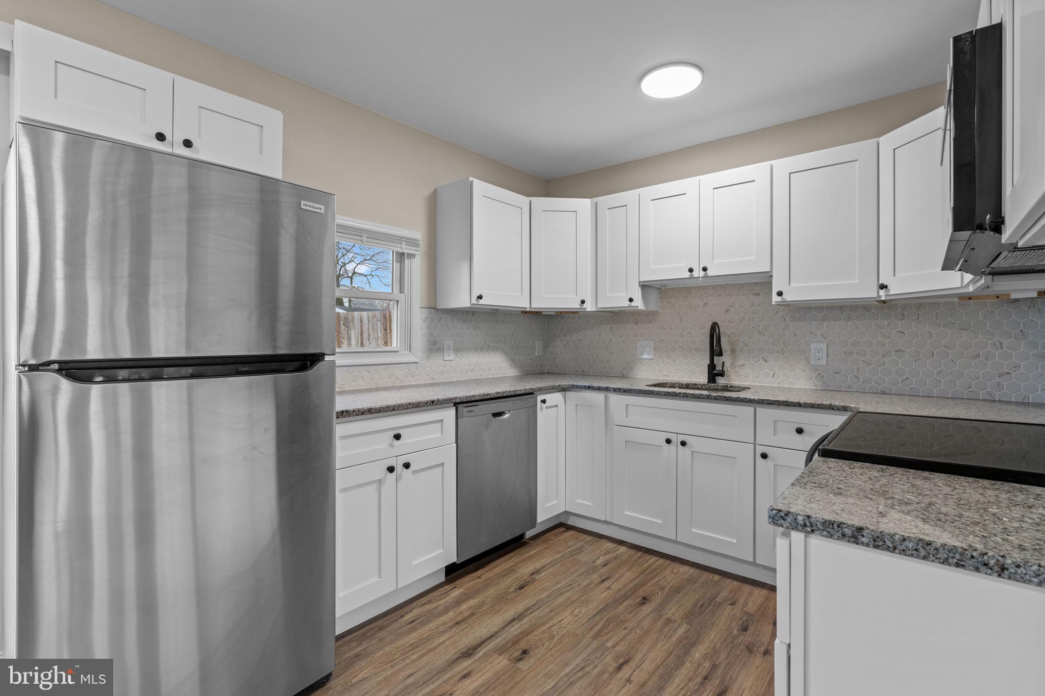 VERMILION HILL - Residential Lease