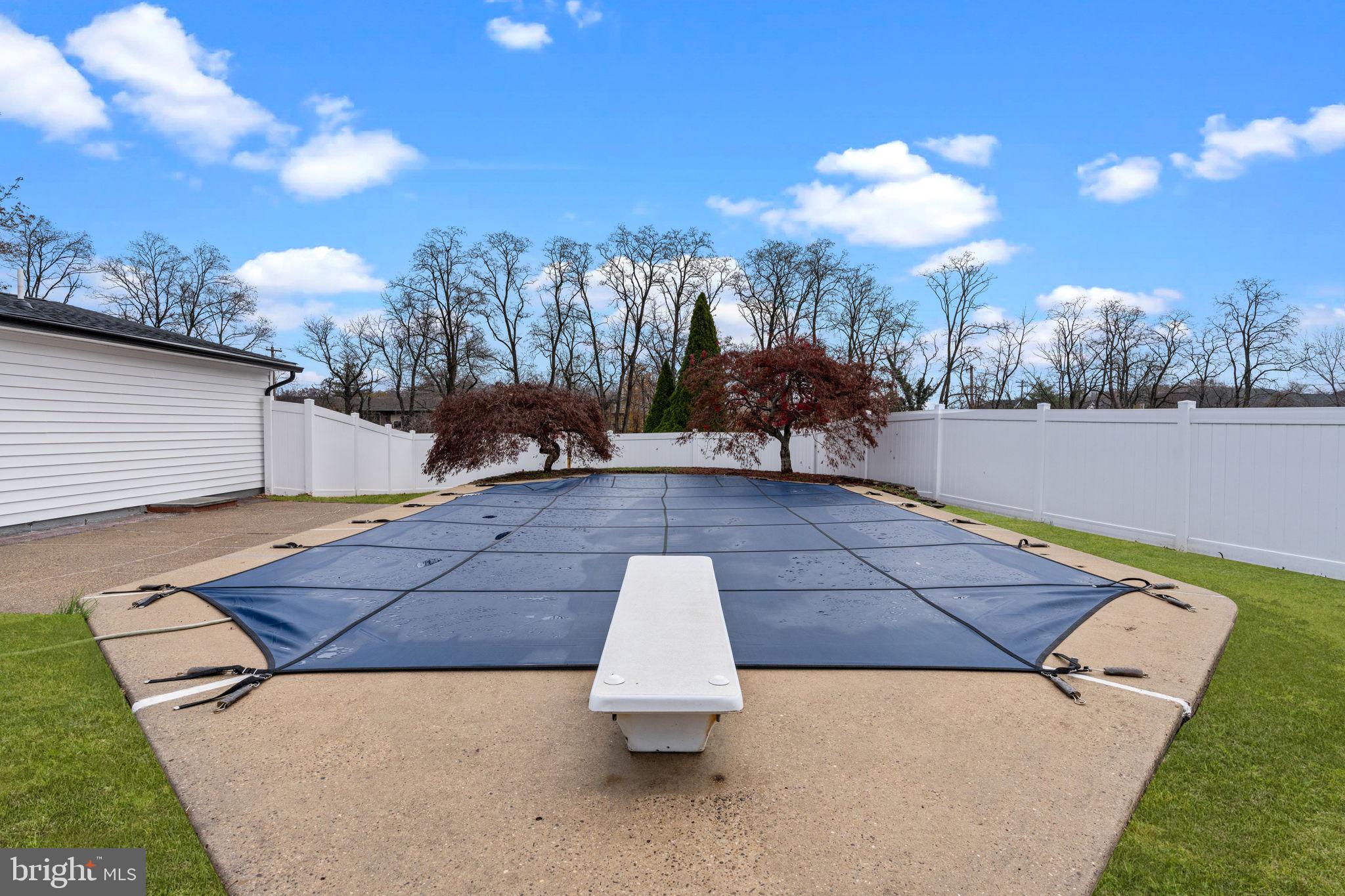 VERMILION HILL - Residential Lease