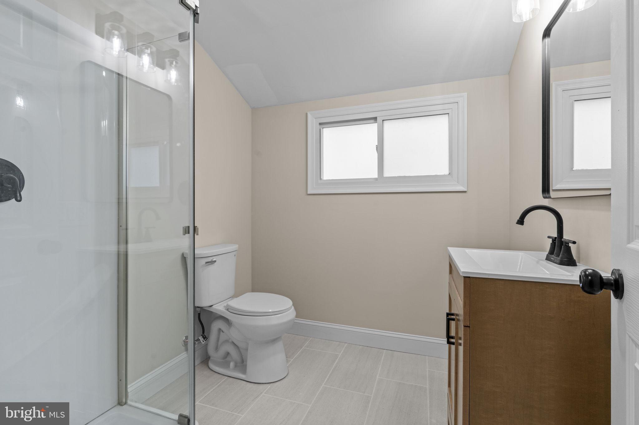 VERMILION HILL - Residential Lease