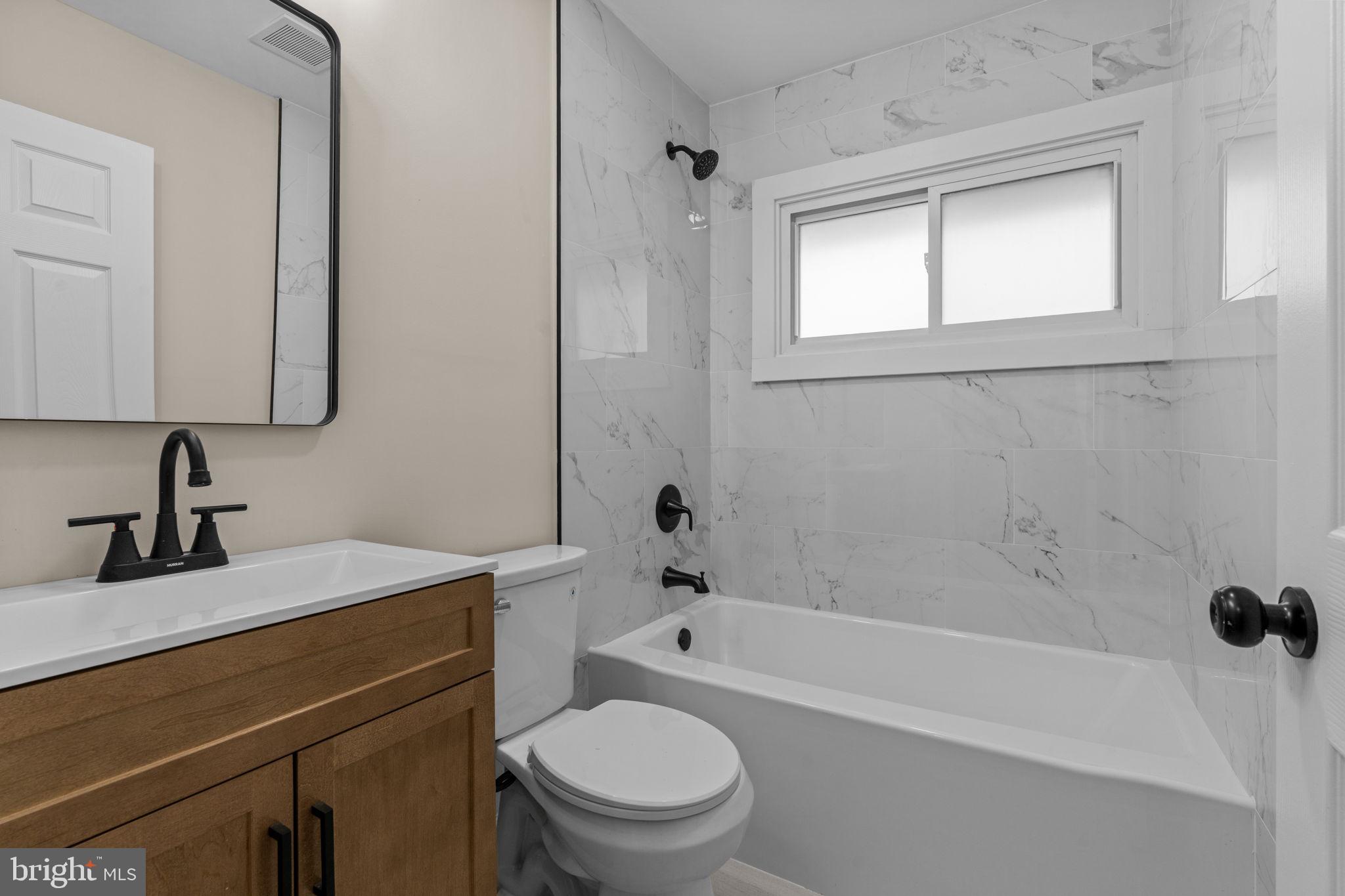 VERMILION HILL - Residential Lease