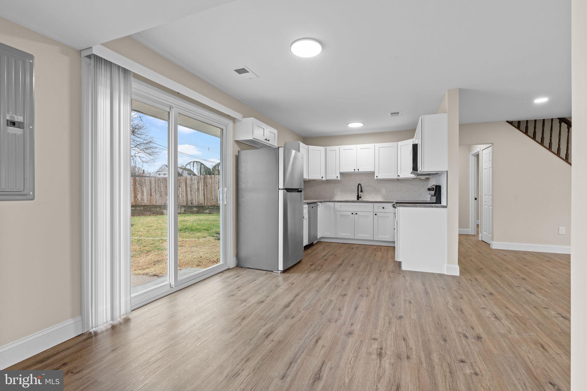 VERMILION HILL - Residential Lease