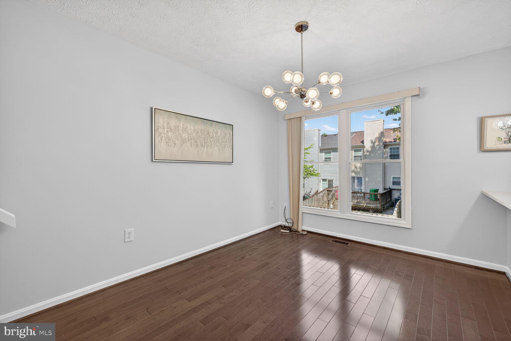 DIAMOND COURTS - Residential