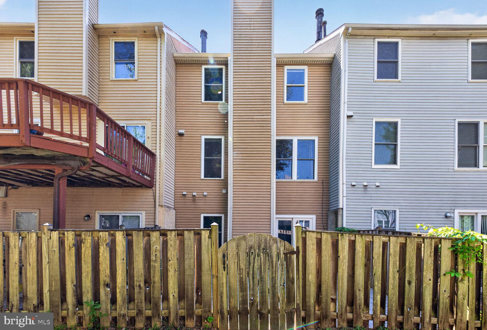 DIAMOND COURTS - Residential