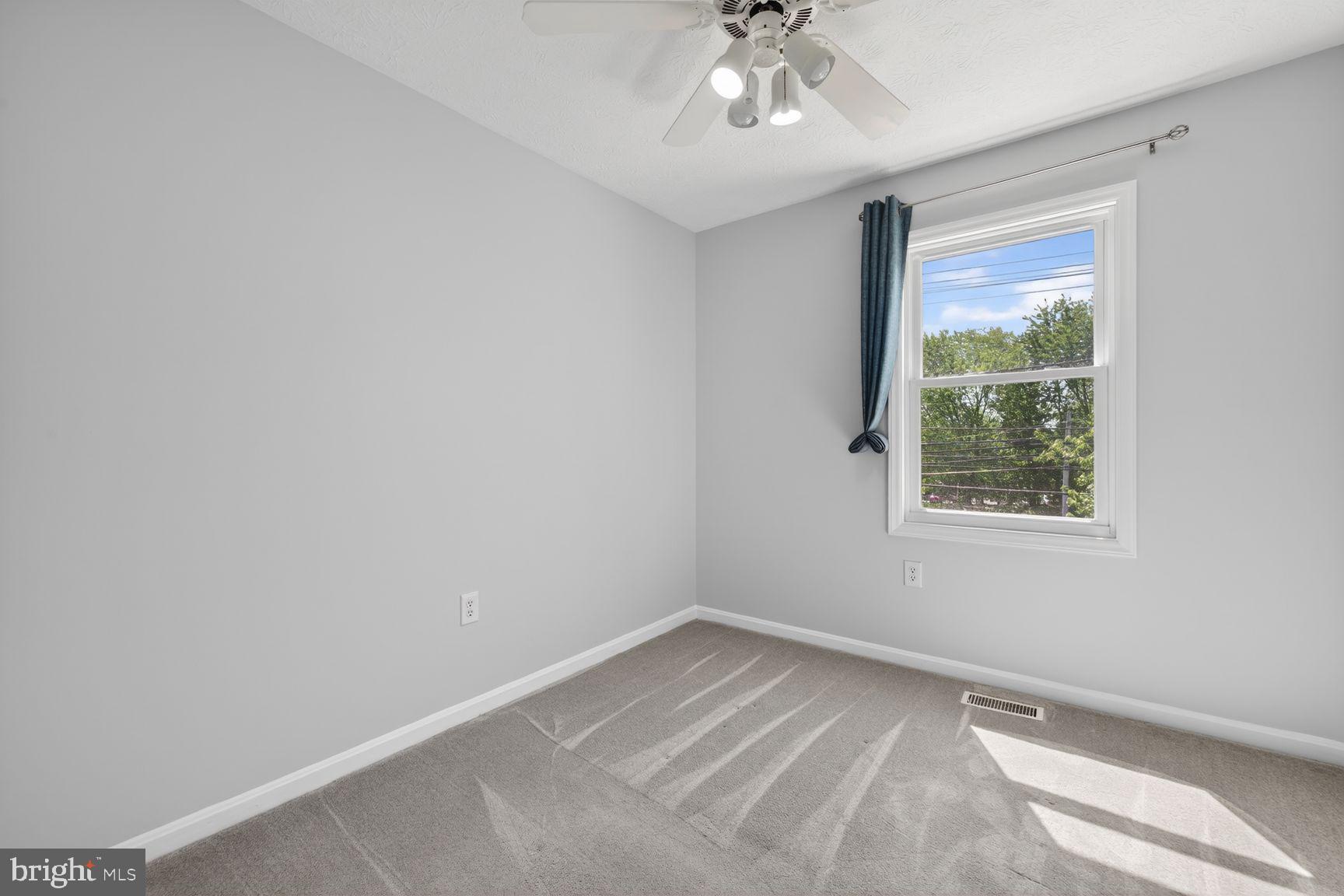 DIAMOND COURTS - Residential