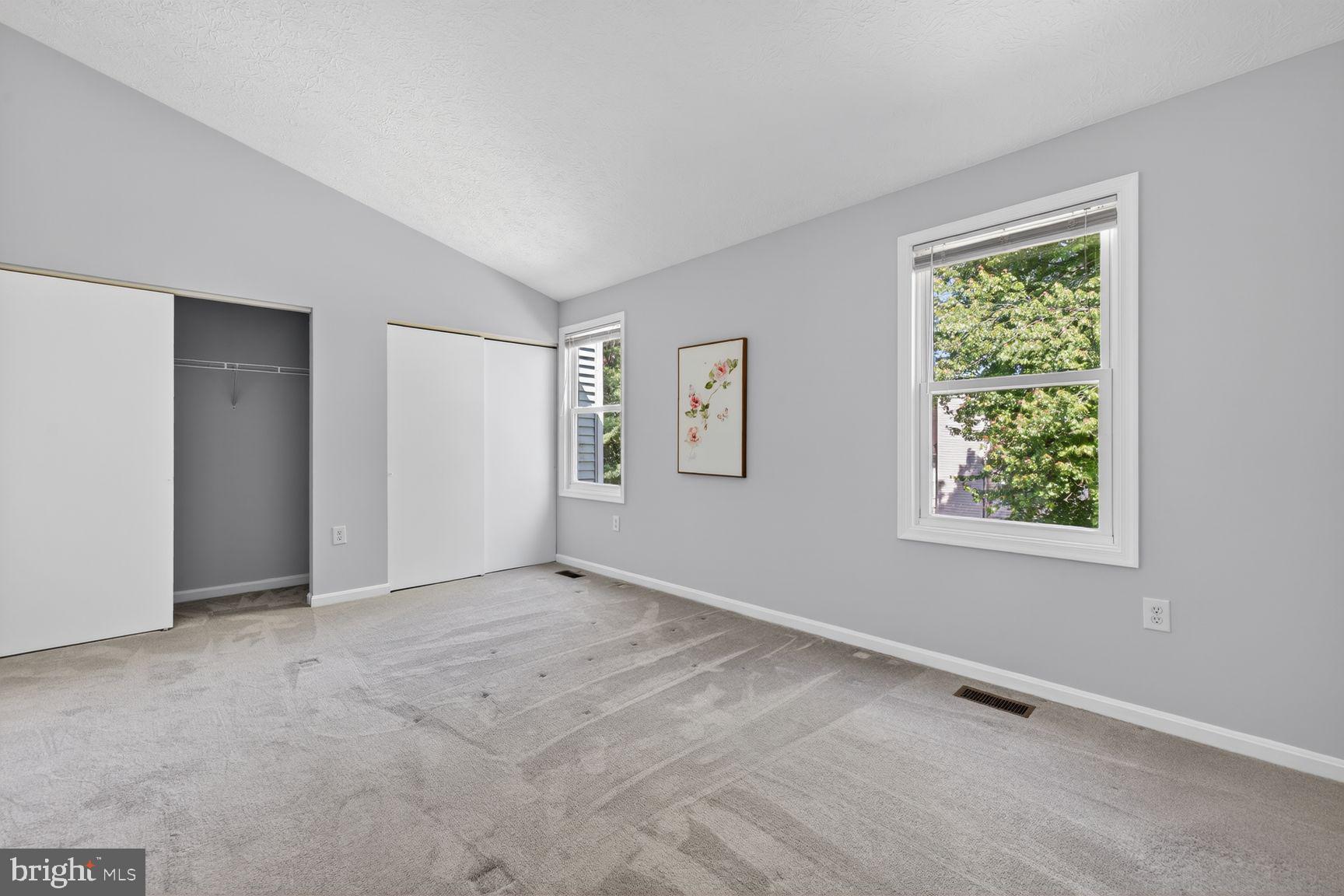DIAMOND COURTS - Residential
