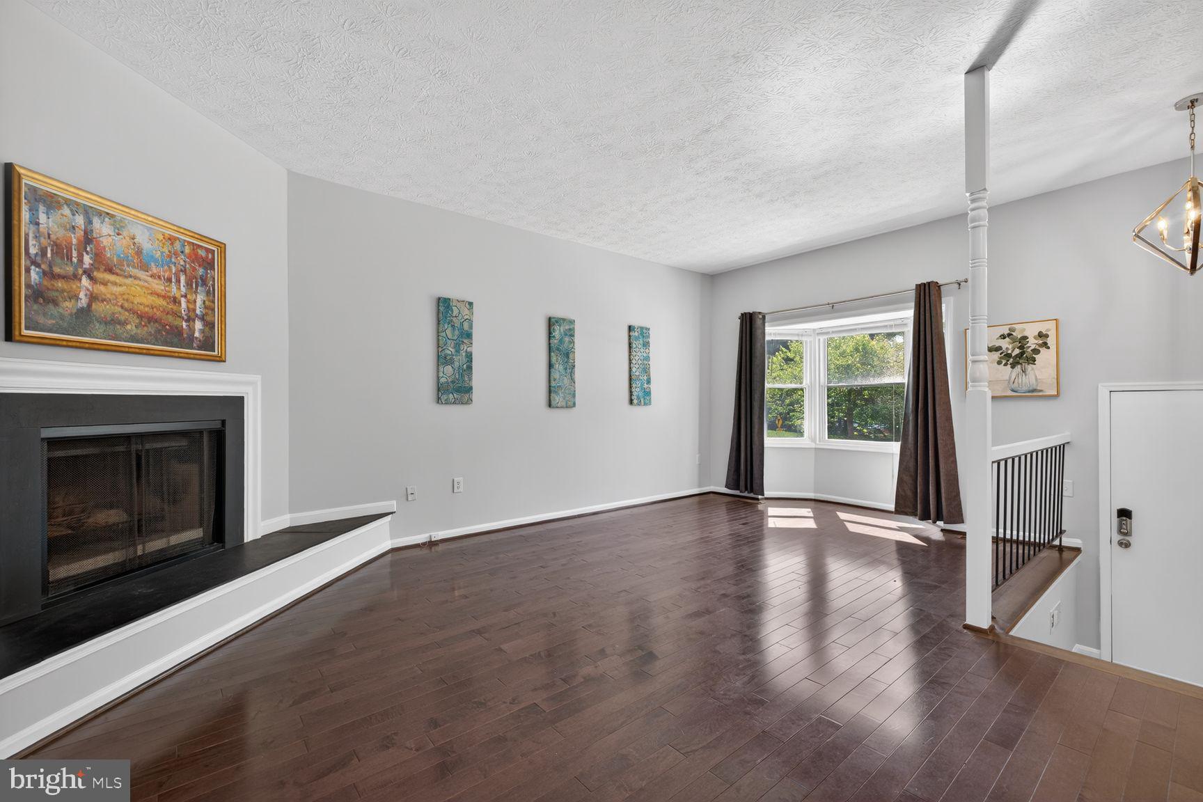 DIAMOND COURTS - Residential