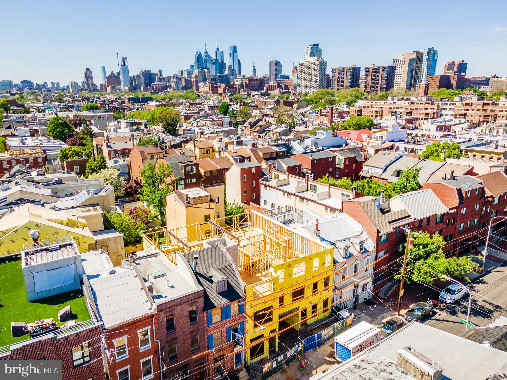 QUEEN VILLAGE - Residential