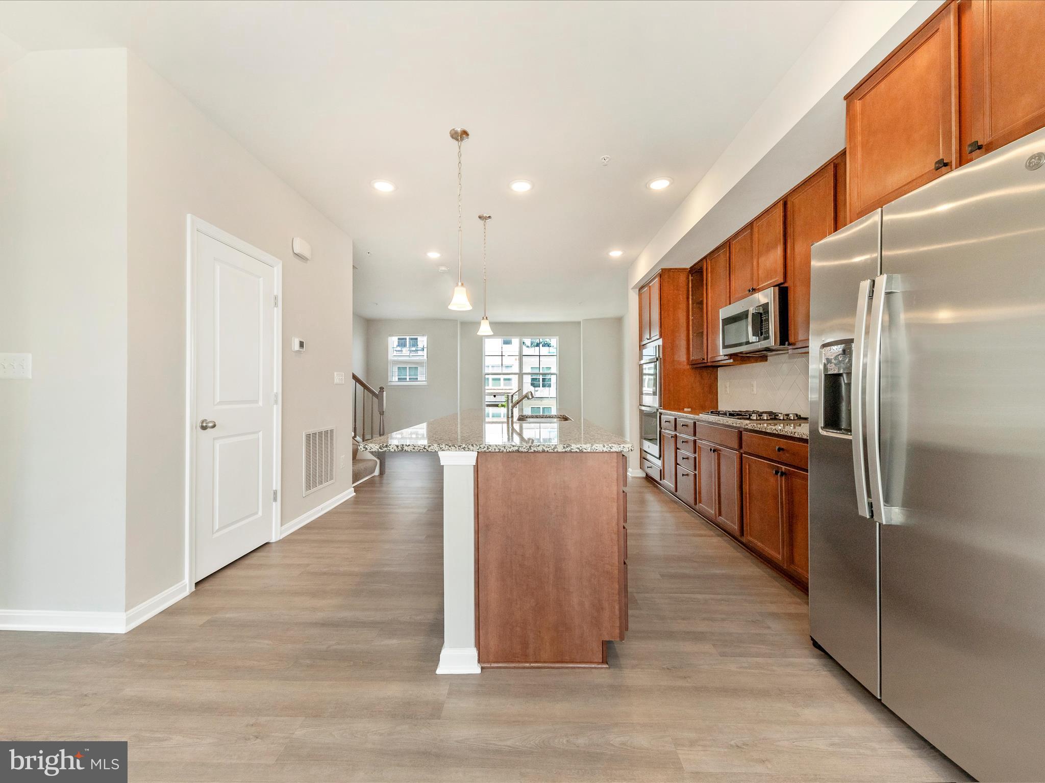 TOWNS AT MARKET COMMONS - Residential