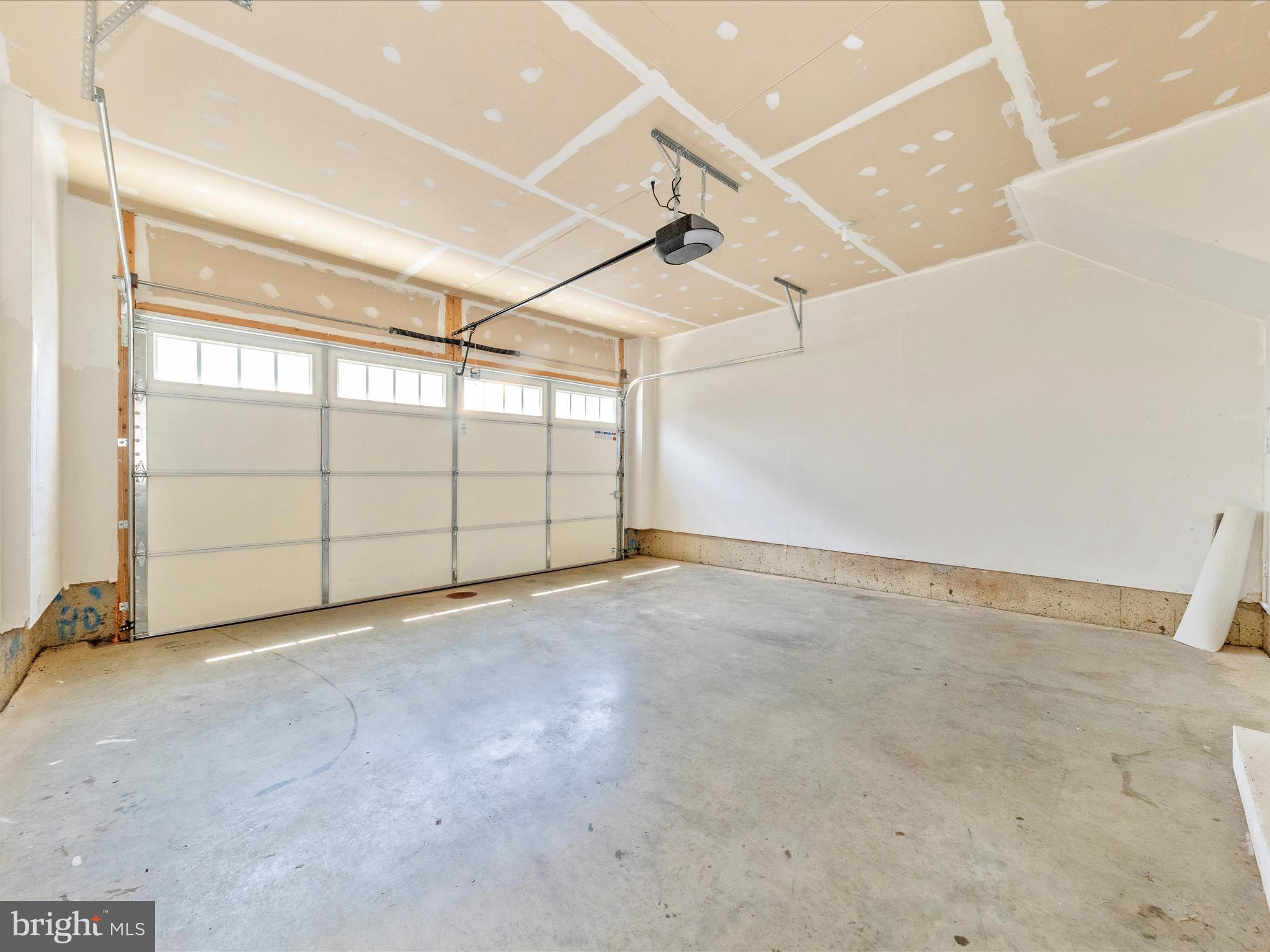 TOWNS AT MARKET COMMONS - Residential