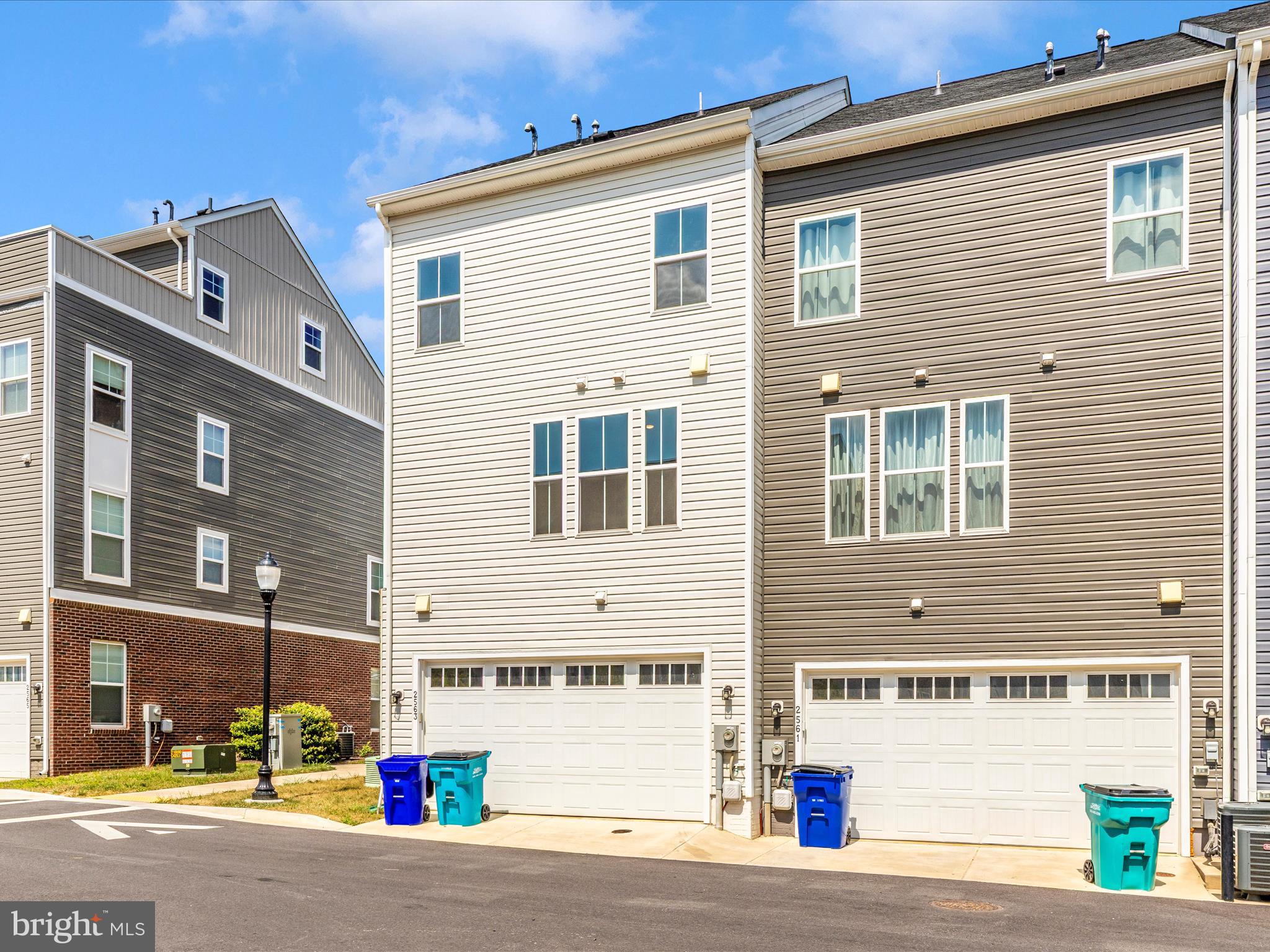 TOWNS AT MARKET COMMONS - Residential