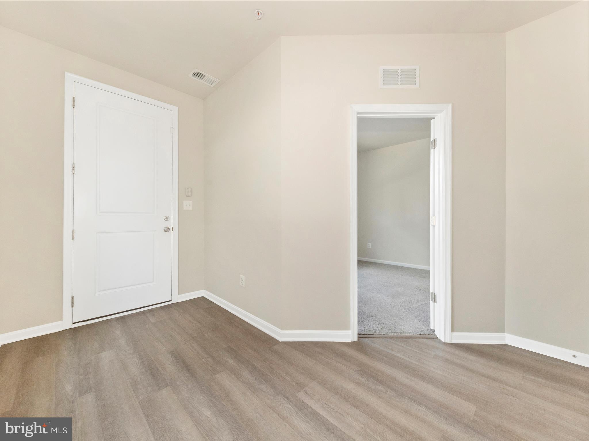 TOWNS AT MARKET COMMONS - Residential