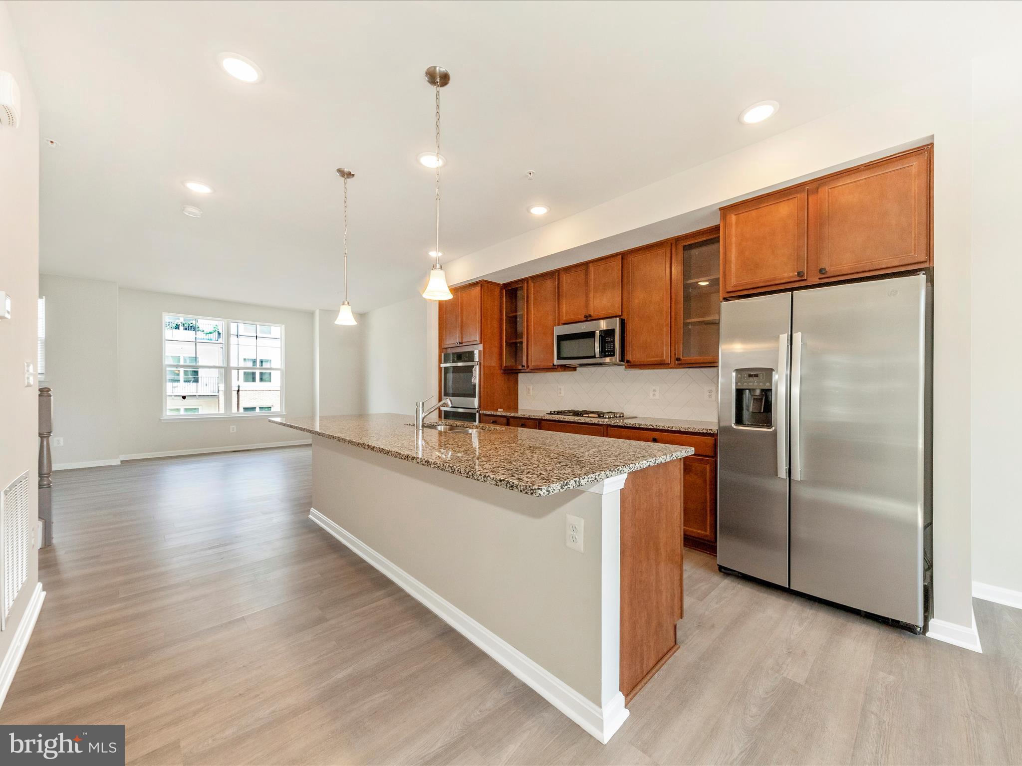 TOWNS AT MARKET COMMONS - Residential