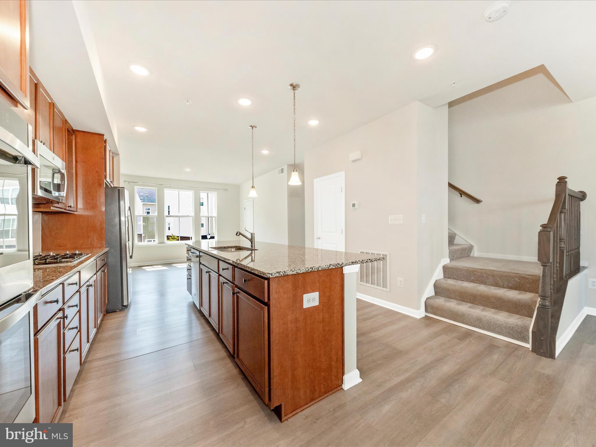 TOWNS AT MARKET COMMONS - Residential