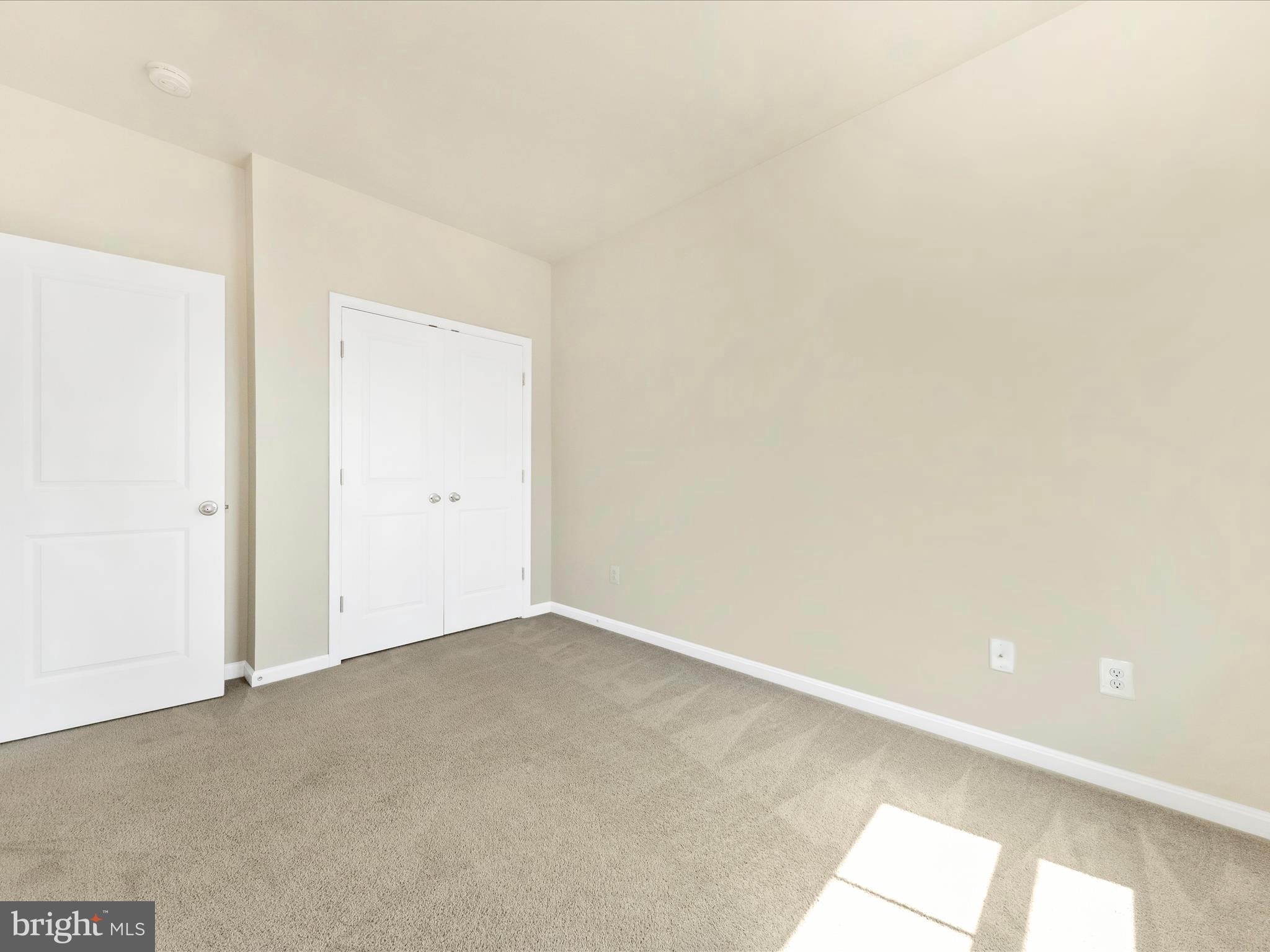 TOWNS AT MARKET COMMONS - Residential