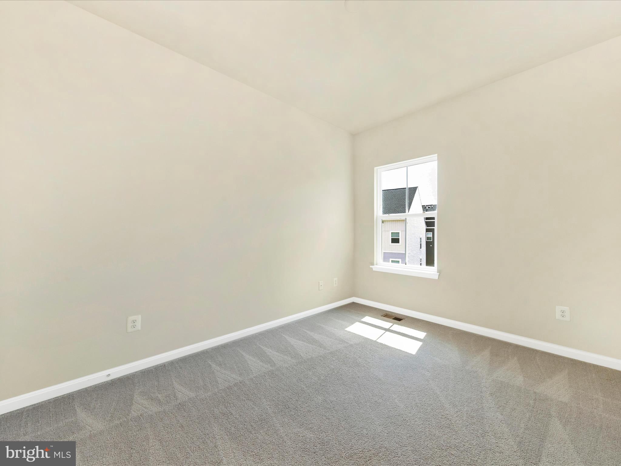 TOWNS AT MARKET COMMONS - Residential