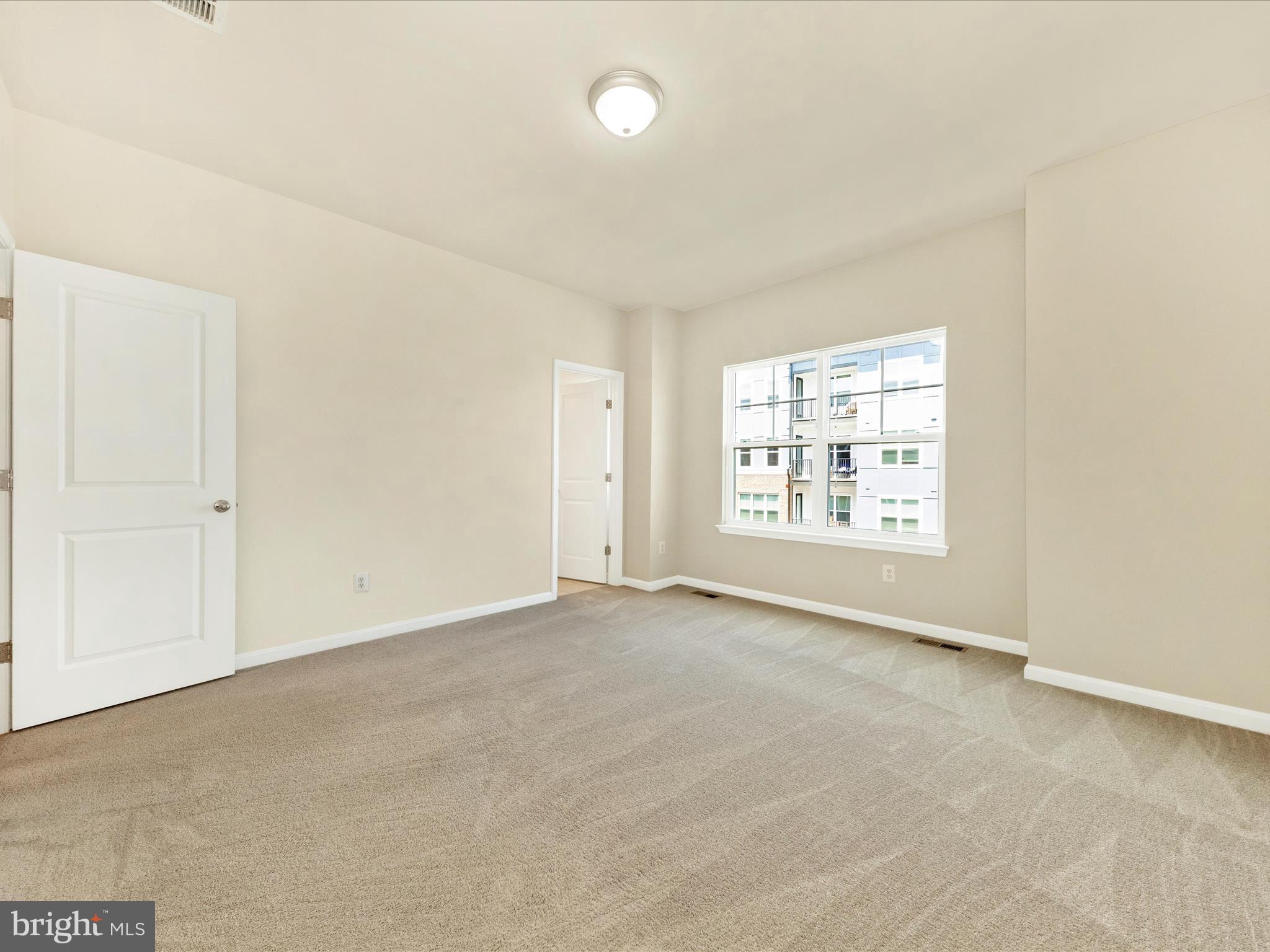 TOWNS AT MARKET COMMONS - Residential