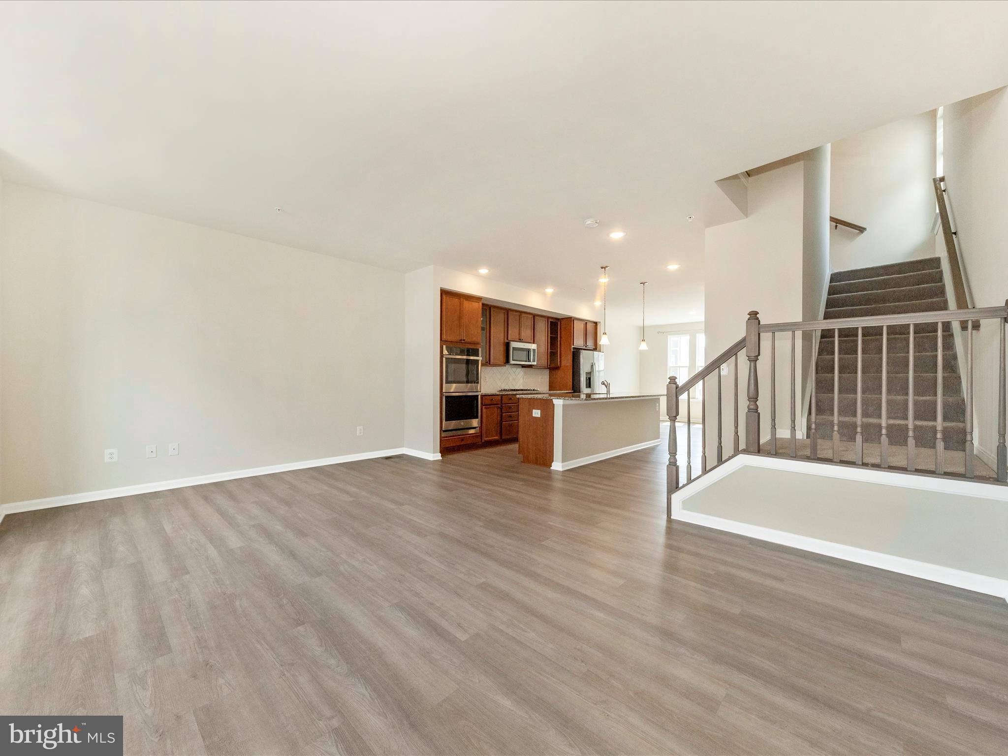 TOWNS AT MARKET COMMONS - Residential