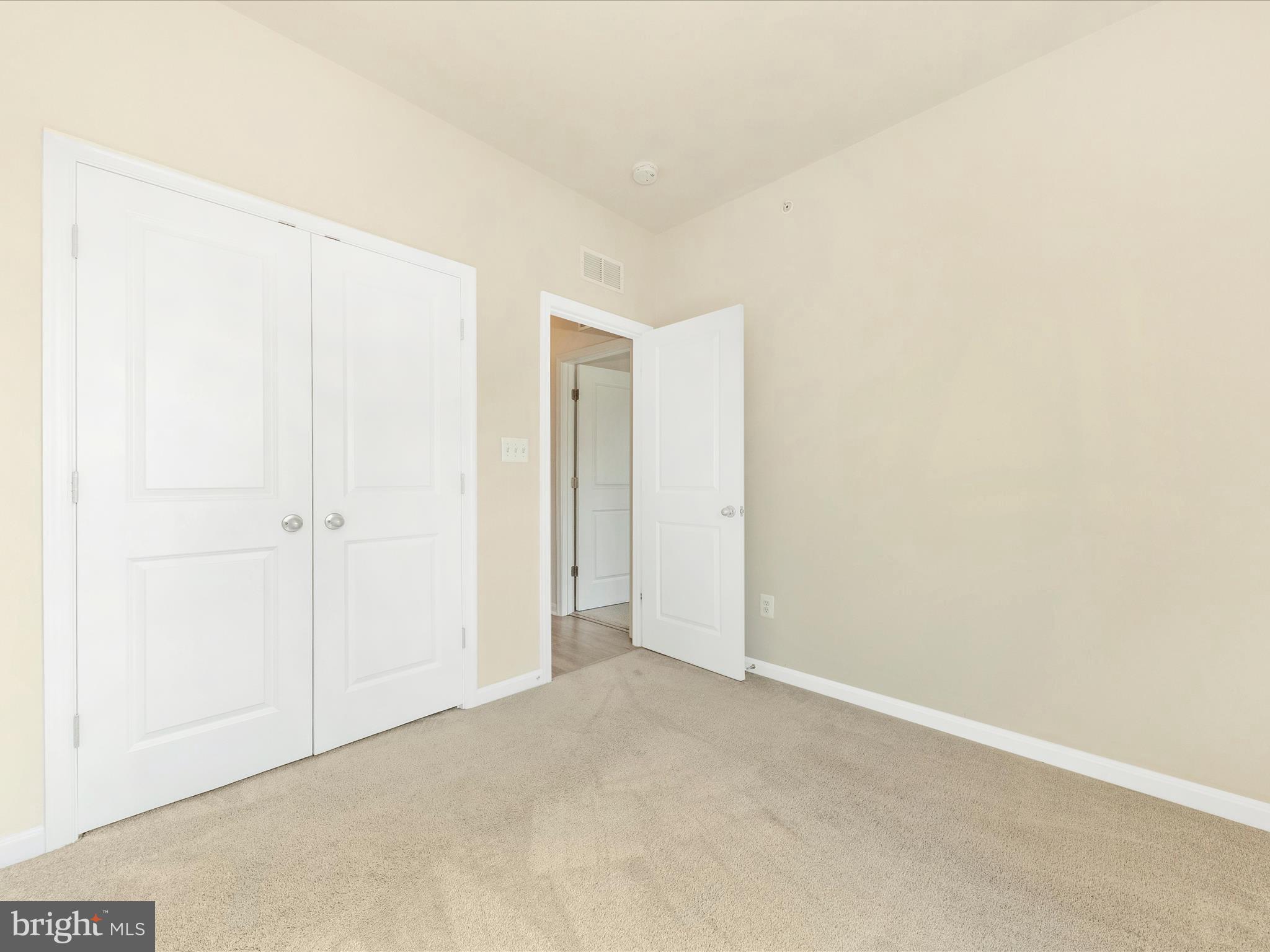 TOWNS AT MARKET COMMONS - Residential