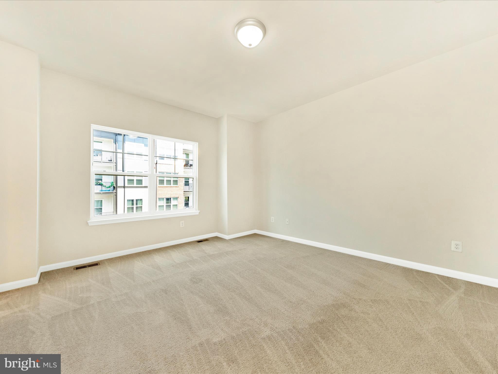 TOWNS AT MARKET COMMONS - Residential