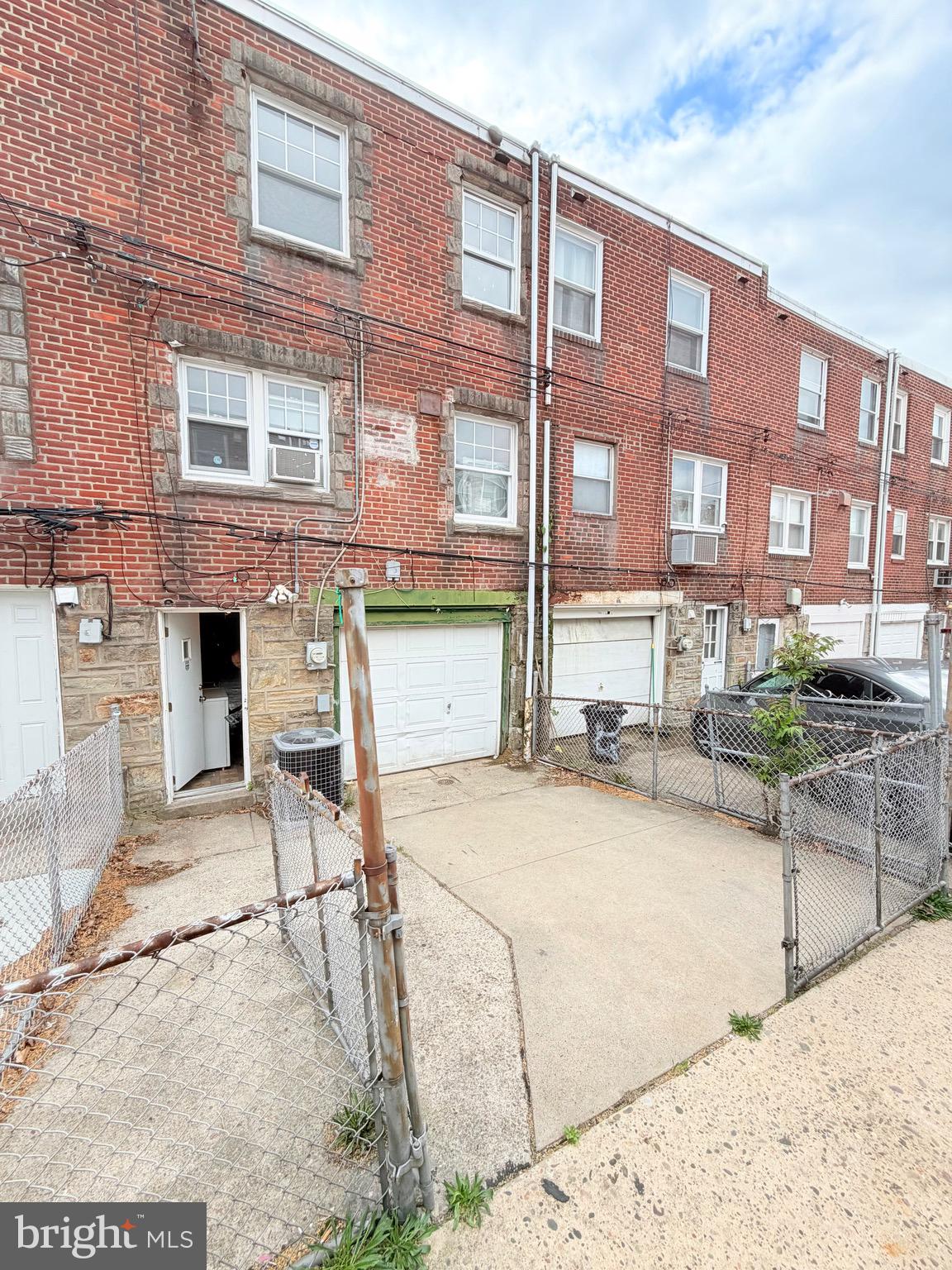 LAWNCREST - Residential
