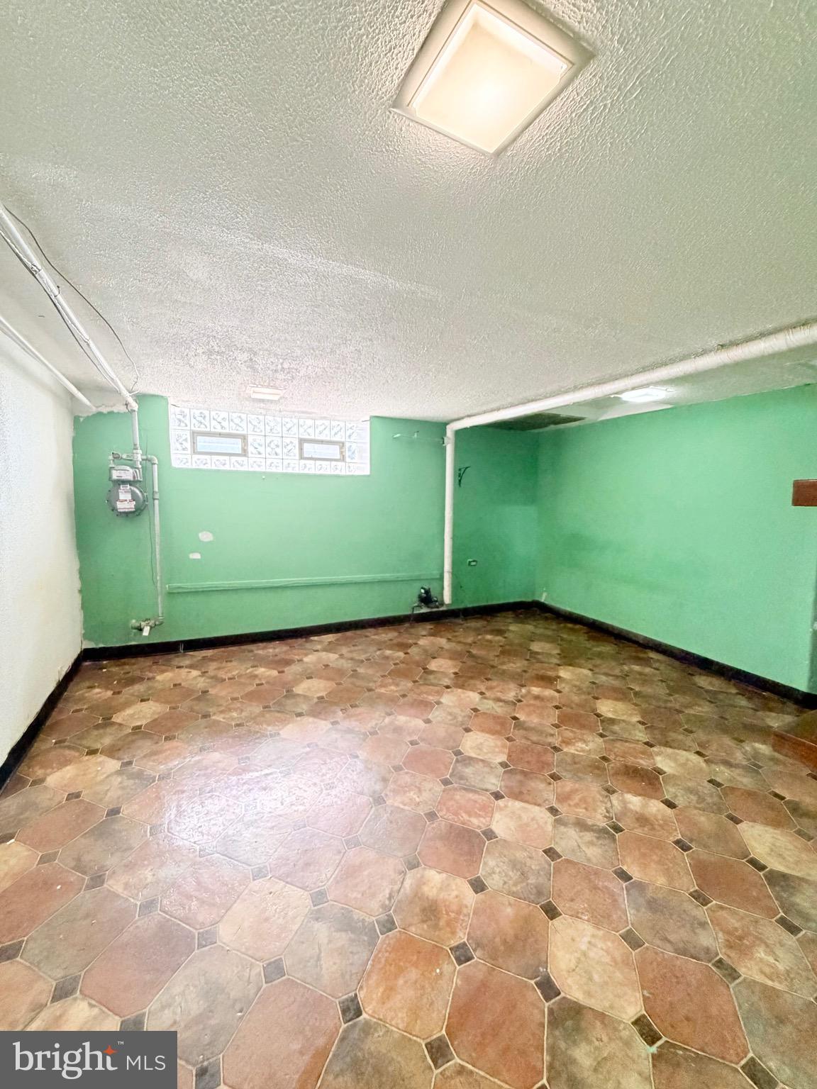 LAWNCREST - Residential