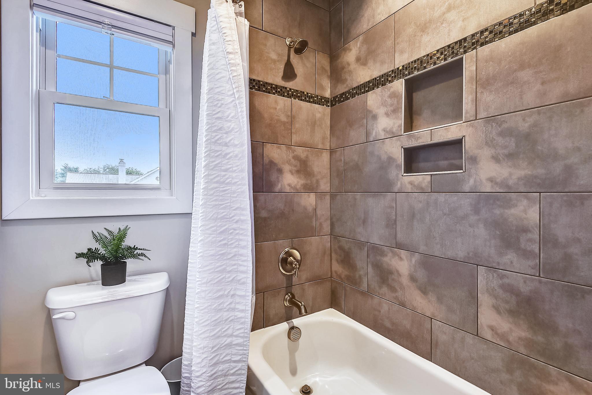 BERKSHIRE OAKWOOD - Residential