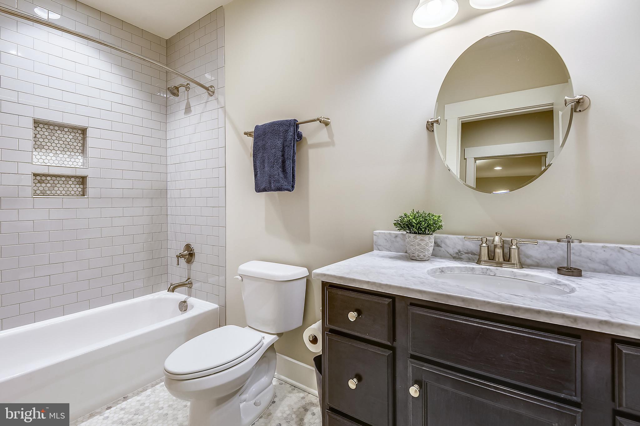 BERKSHIRE OAKWOOD - Residential