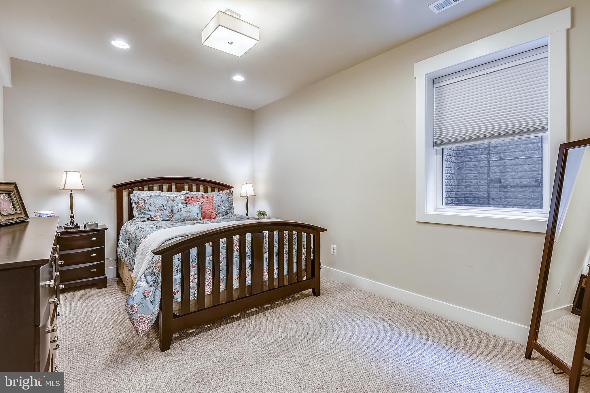 BERKSHIRE OAKWOOD - Residential