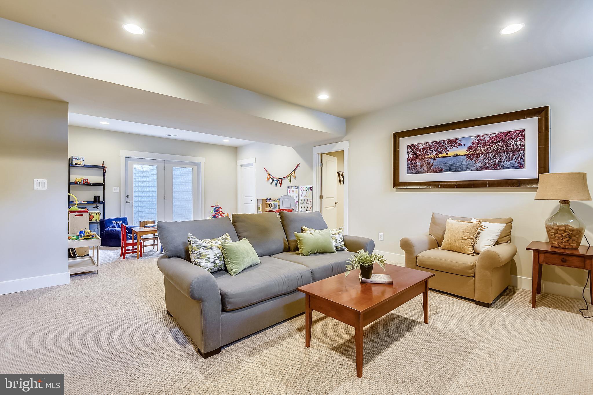 BERKSHIRE OAKWOOD - Residential