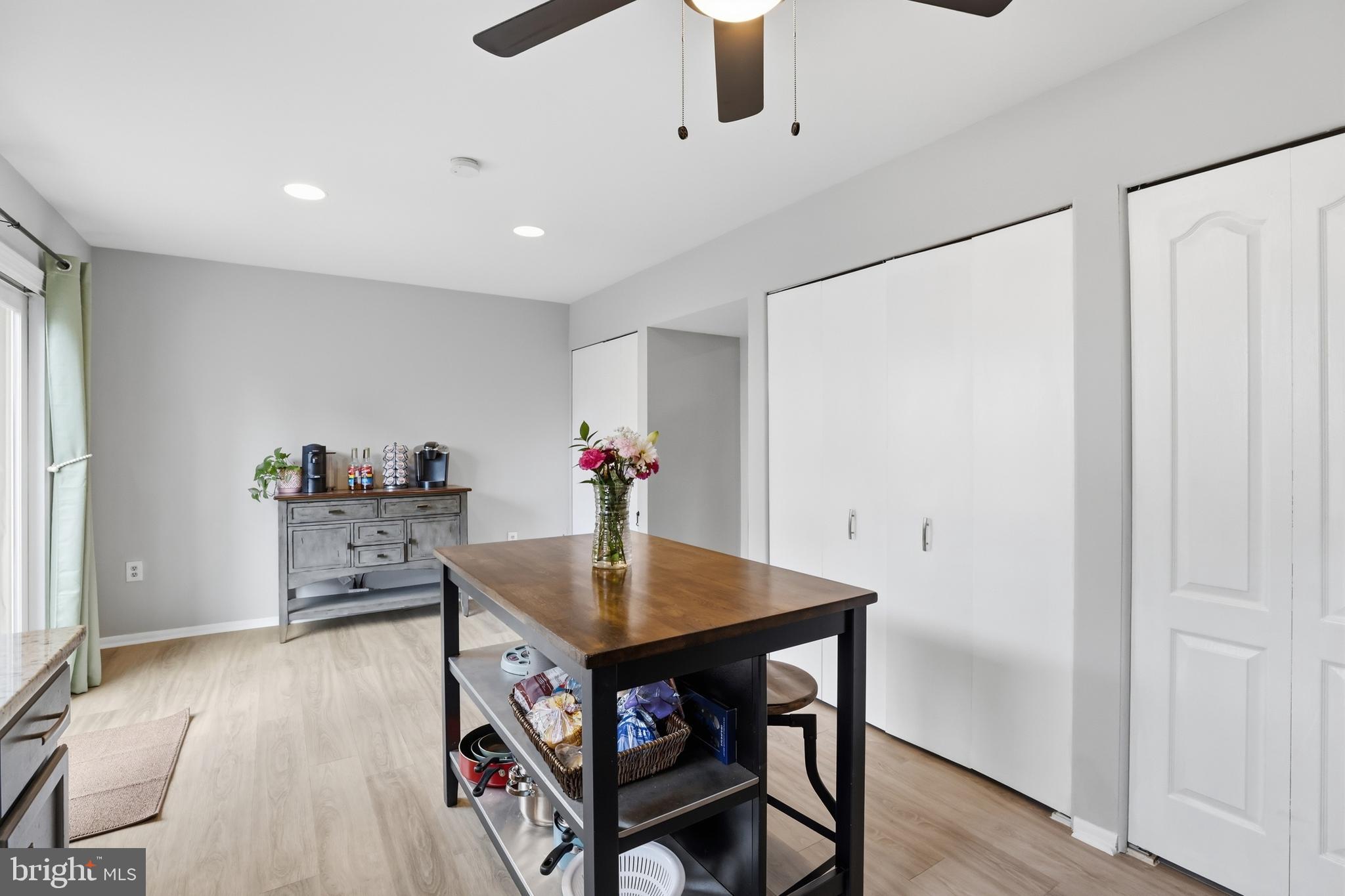 MOUNTAIN VILLAGE - Residential