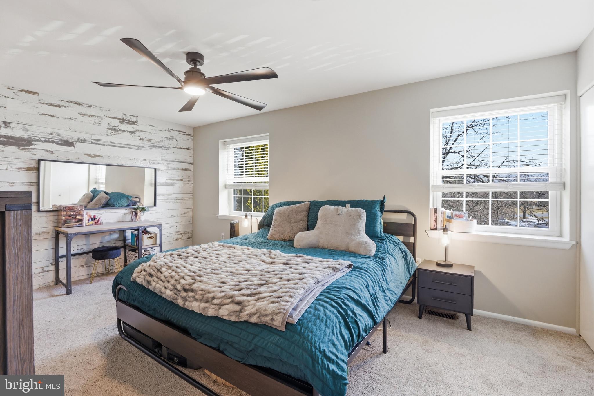 MOUNTAIN VILLAGE - Residential